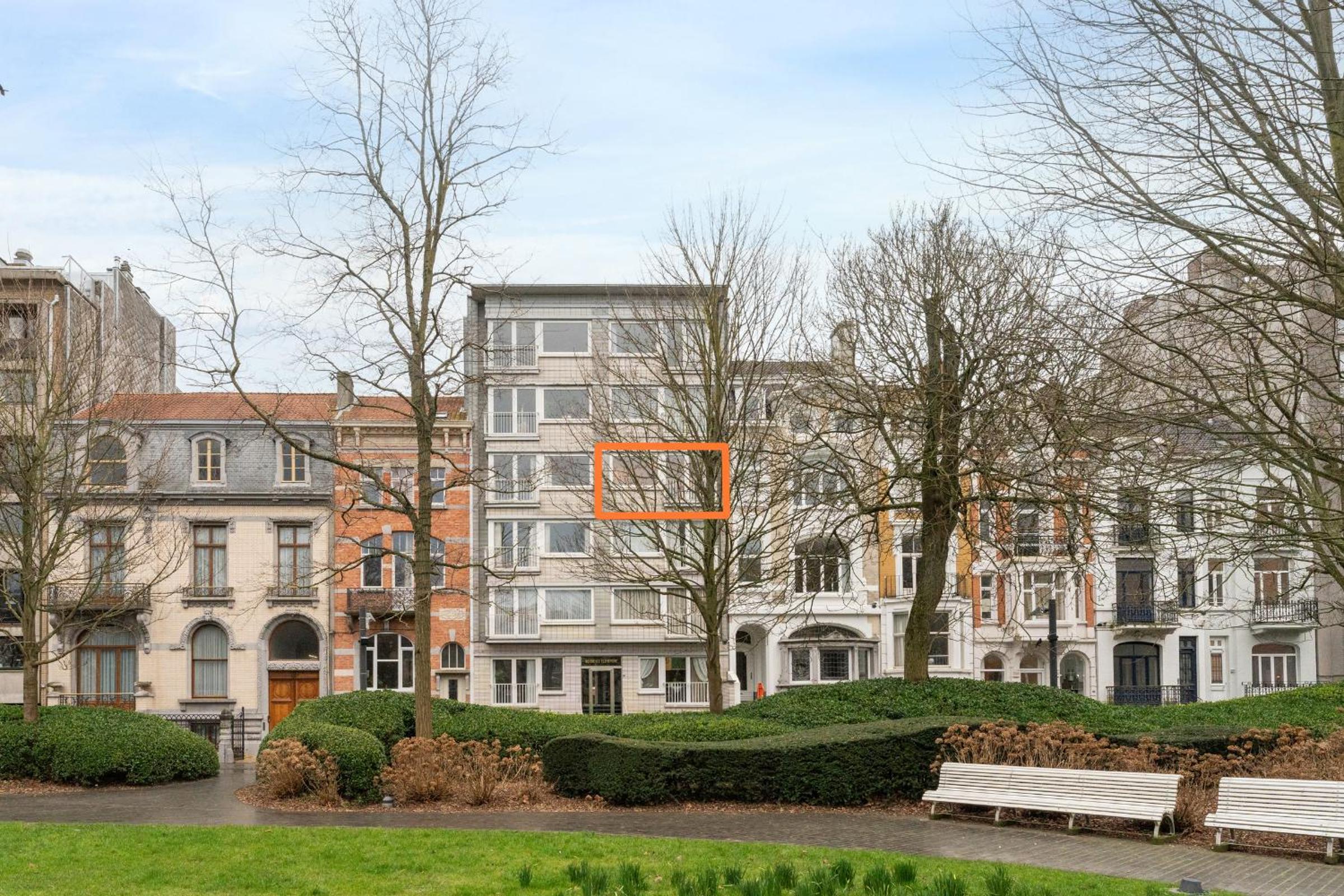 2-bedroom apartment with park view
