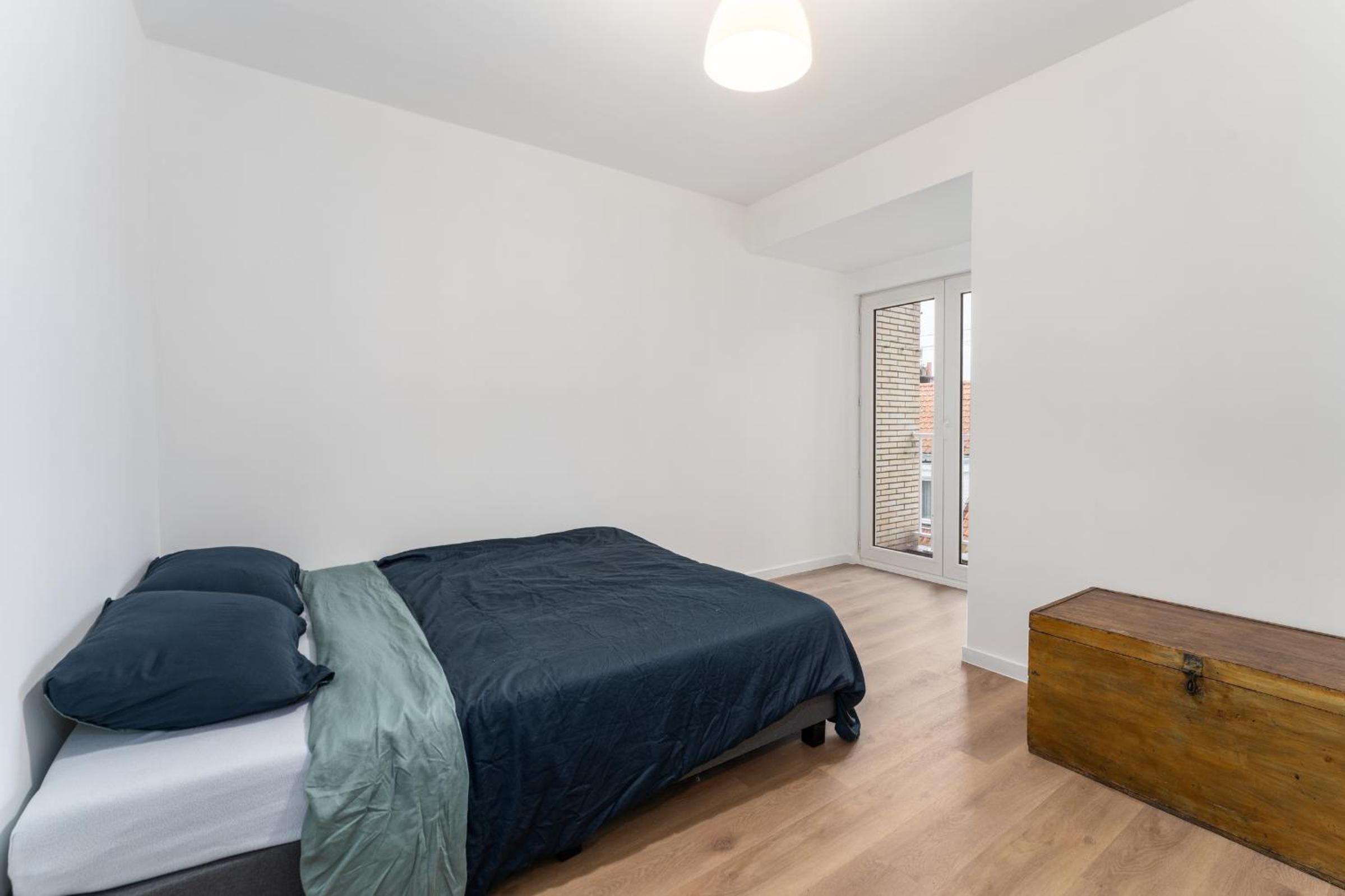 2-bedroom apartment with park view
