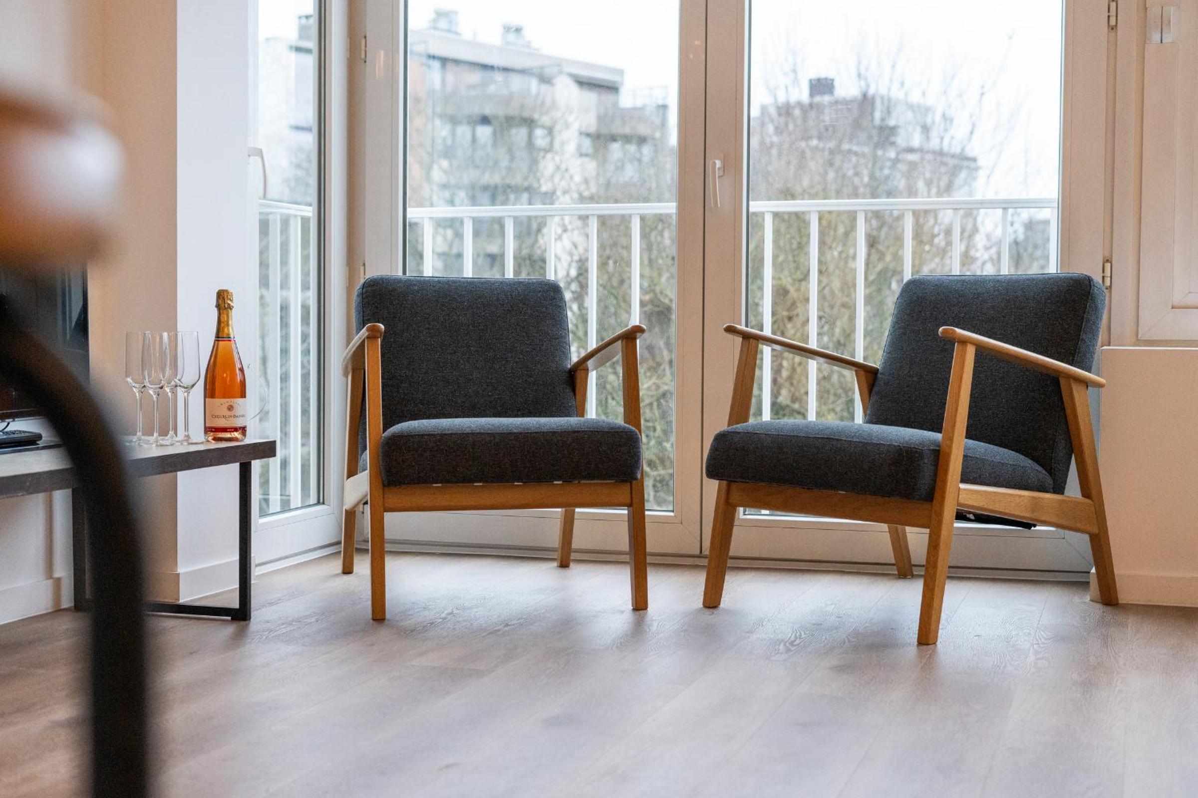 2-bedroom apartment with park view