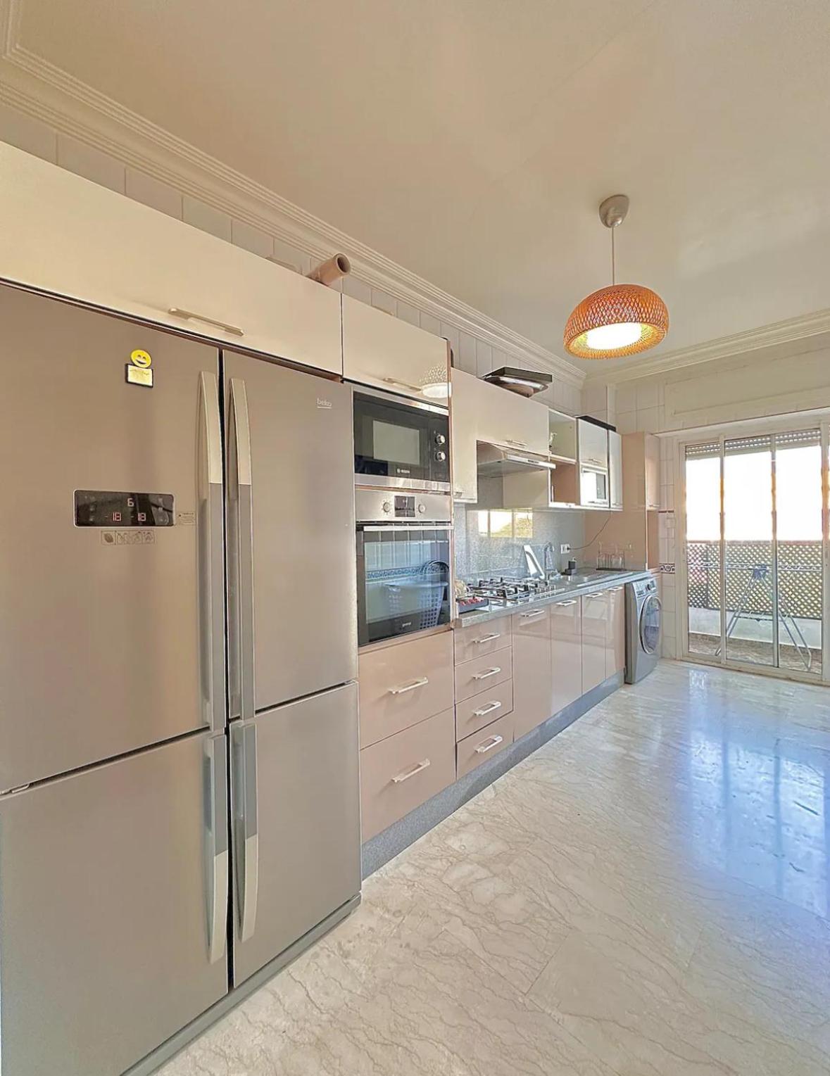 Magnifique appartement 2 mars dans centre-ville view 3