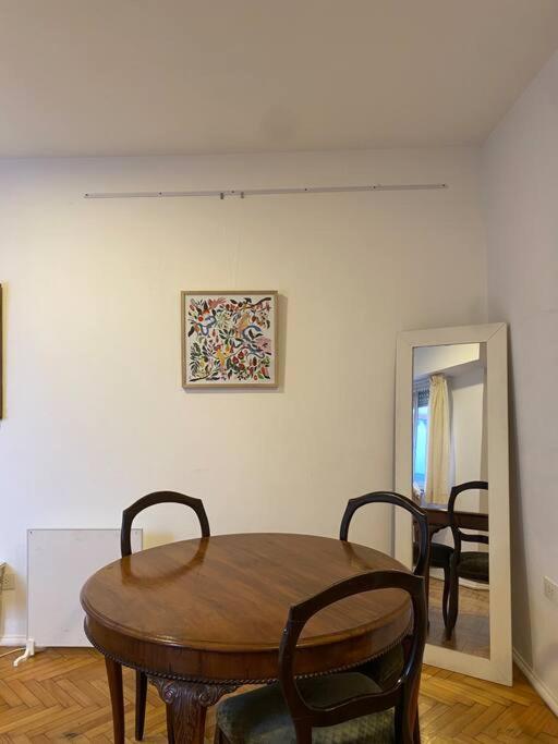 Relax in a sunny apartment in exclusive Recoleta