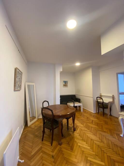 Relax in a sunny apartment in exclusive Recoleta