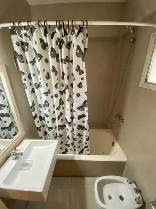 Relax in a sunny apartment in exclusive Recoleta