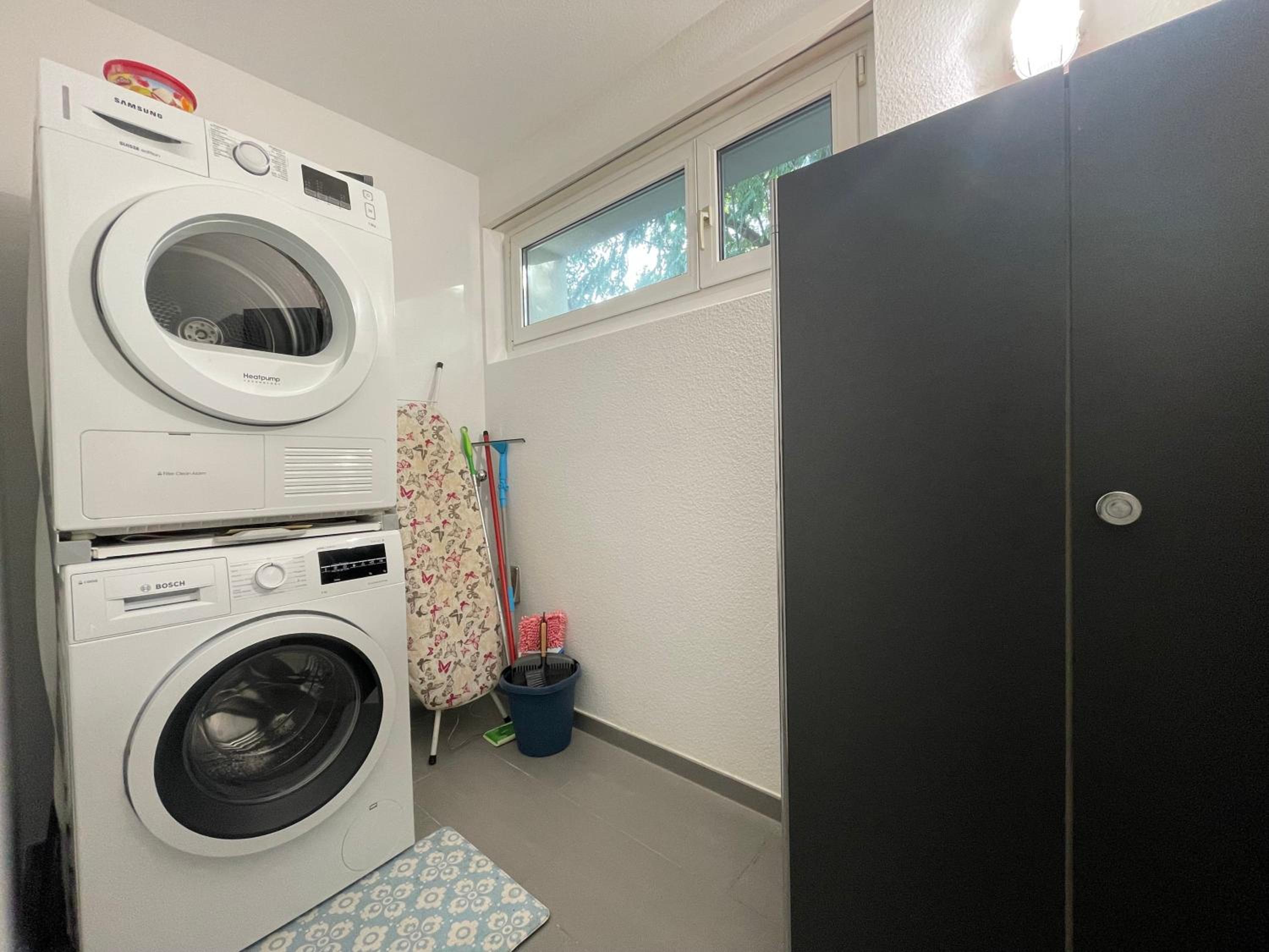Modern 3 bedroom apartment near ISB and Basel