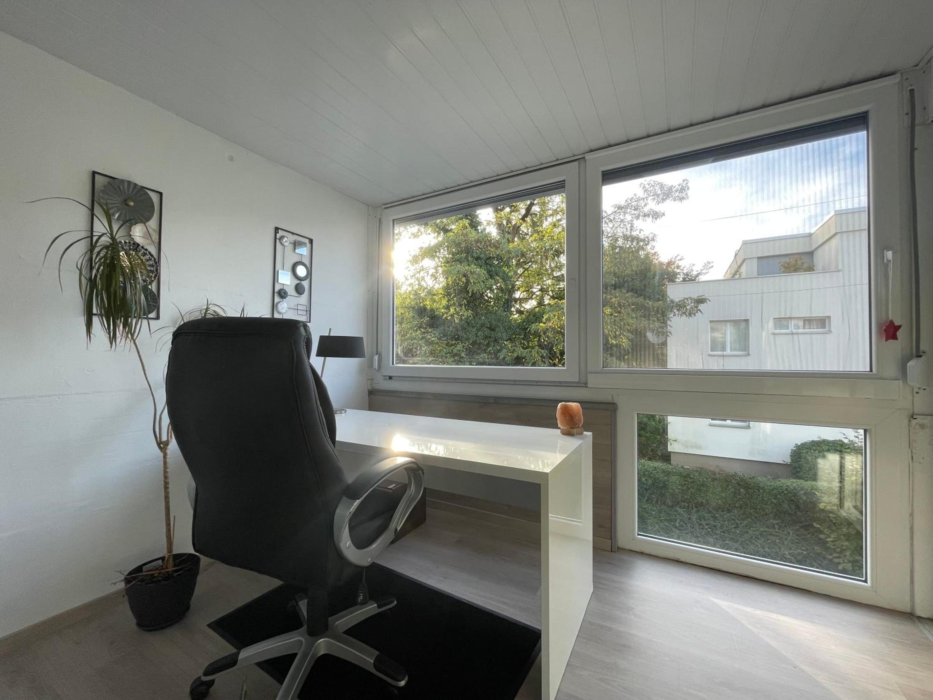 Modern 3 bedroom apartment near ISB and Basel