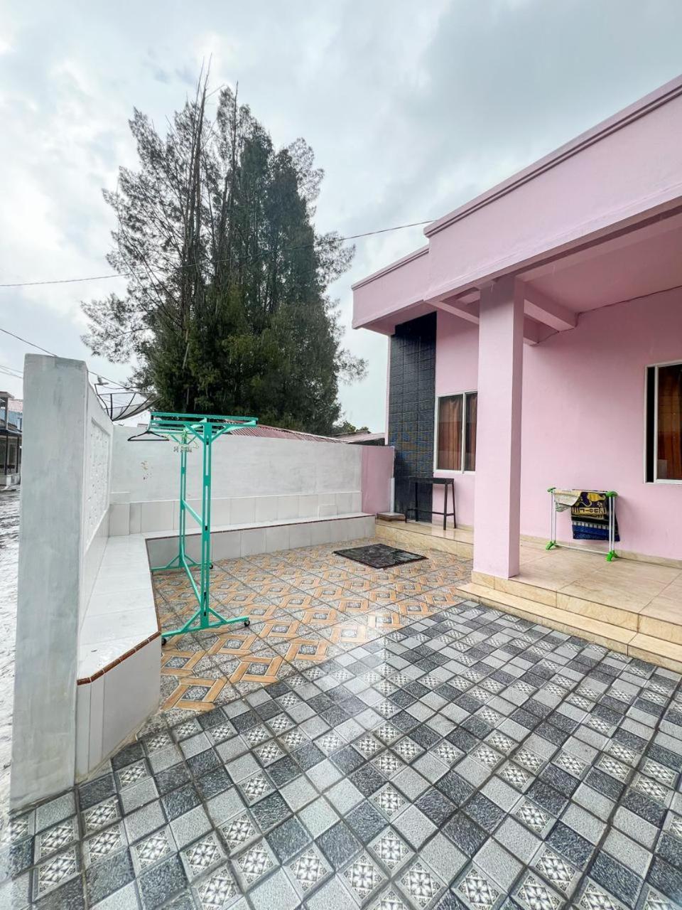 VILLA BUKIT MAS 4 KAMAR BERASTAGI SEBRANG MIKIE Funland