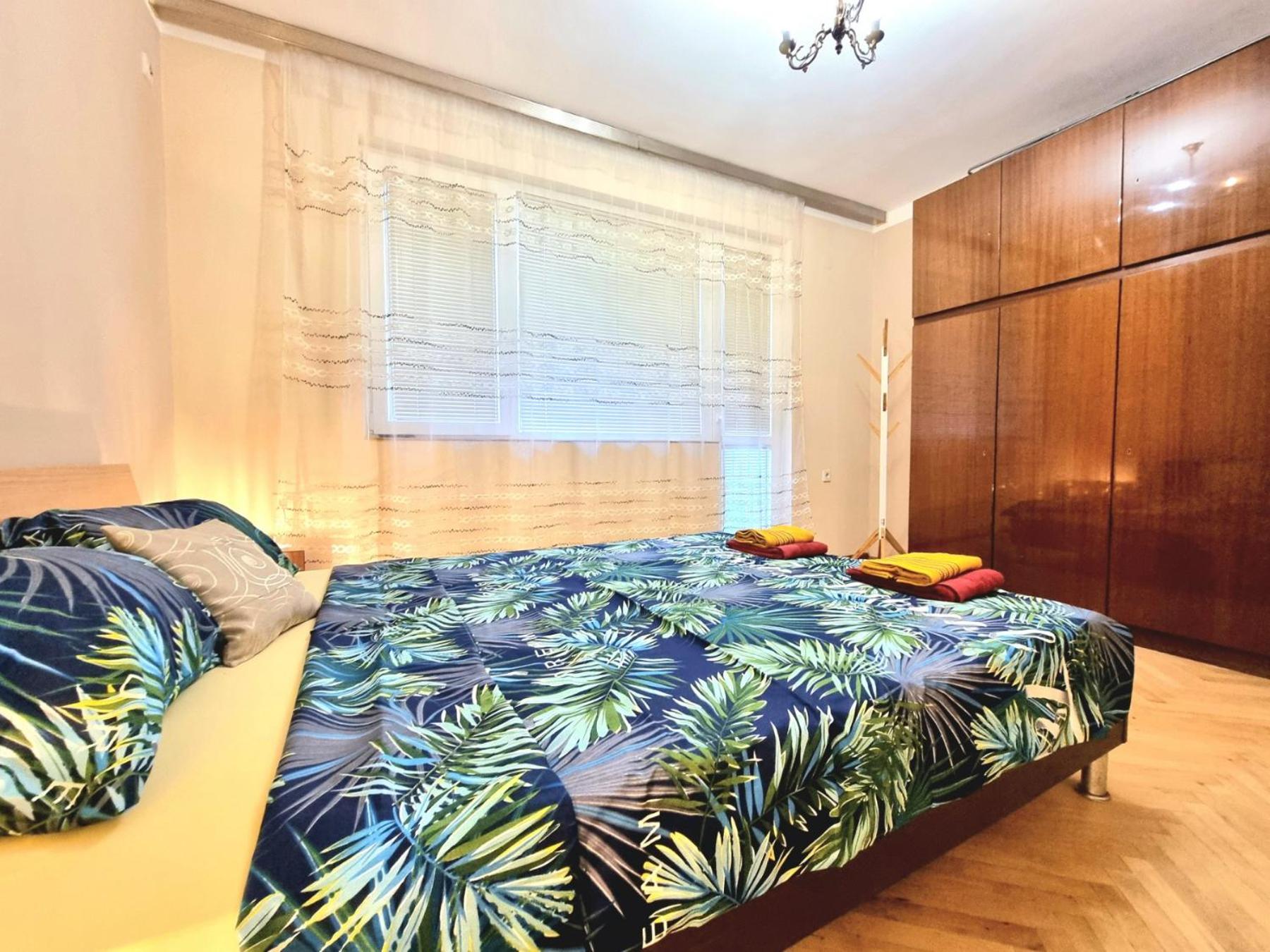 Super Center-Huge 2 bedrooms Apartment