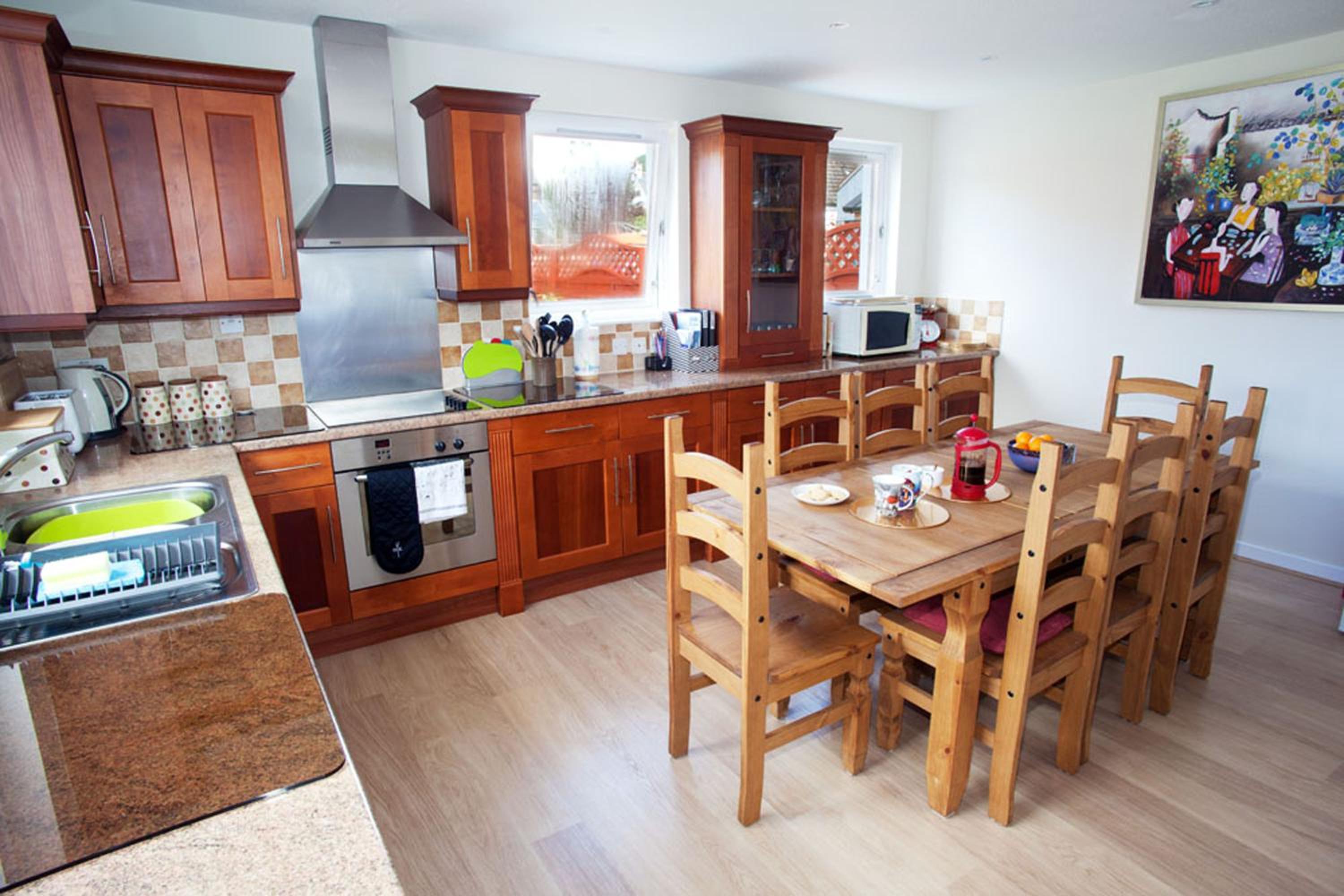 House - Sleeps 8 - Pets Ok - Parking view 5