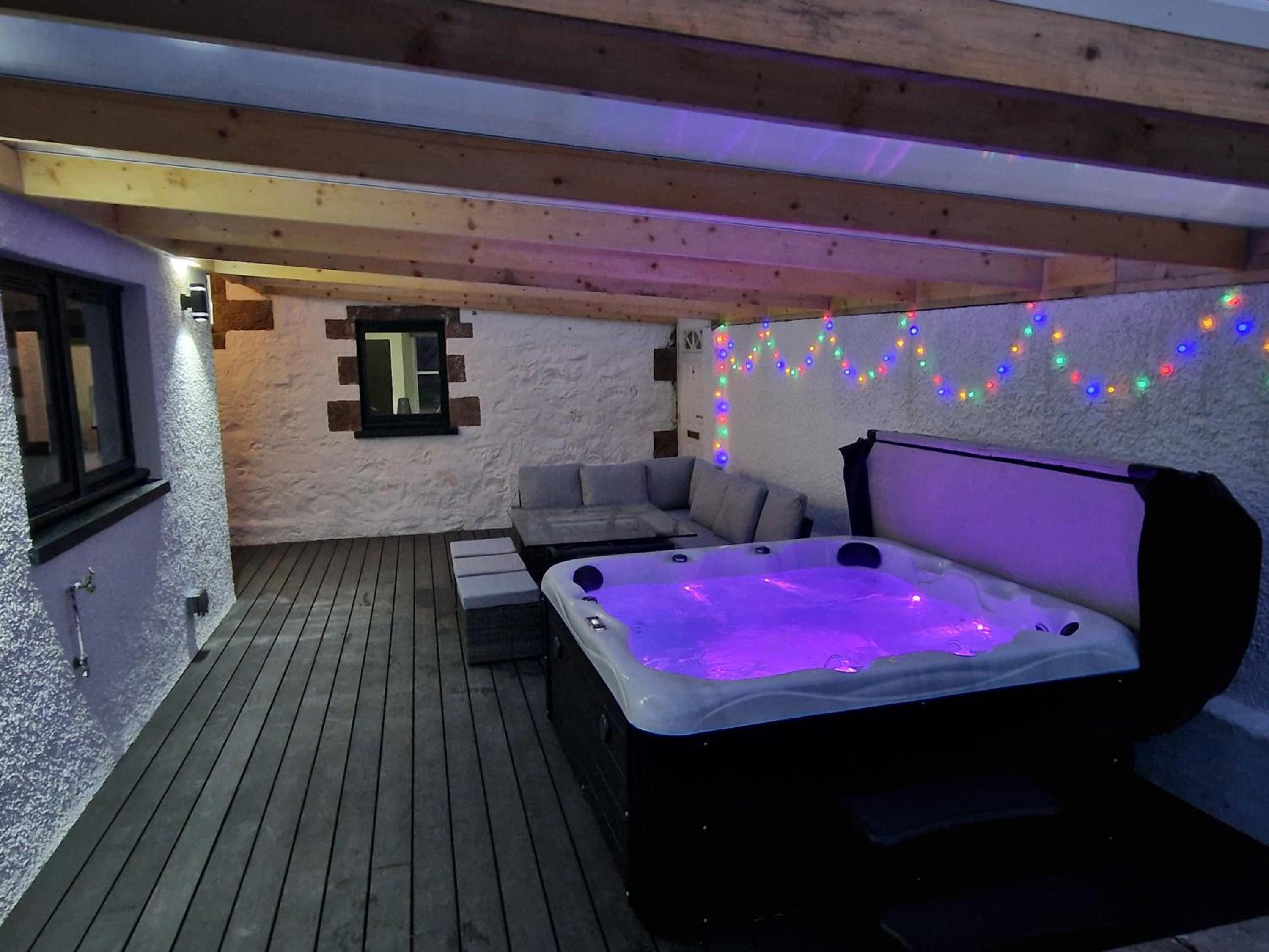 House - Sleeps 8 - Pets Ok - Parking view 3