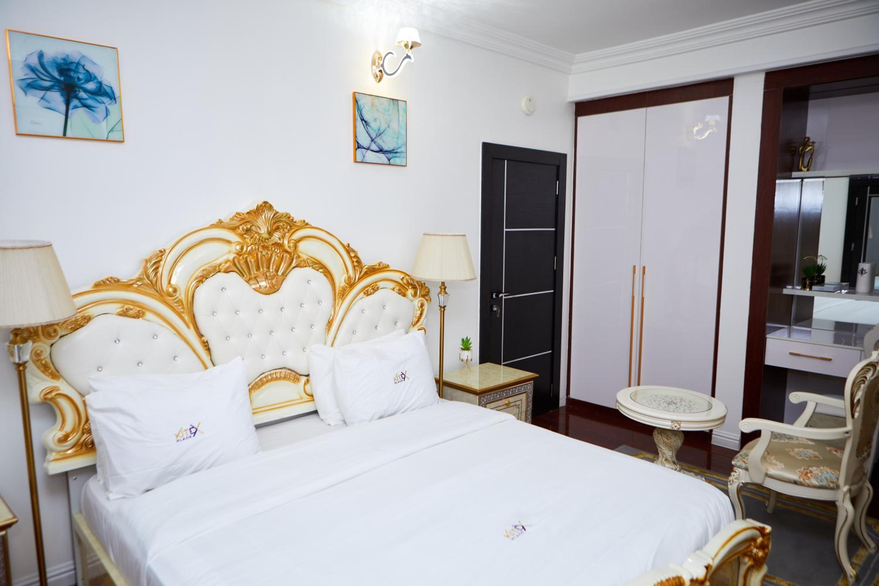 Kitex Place Apartment