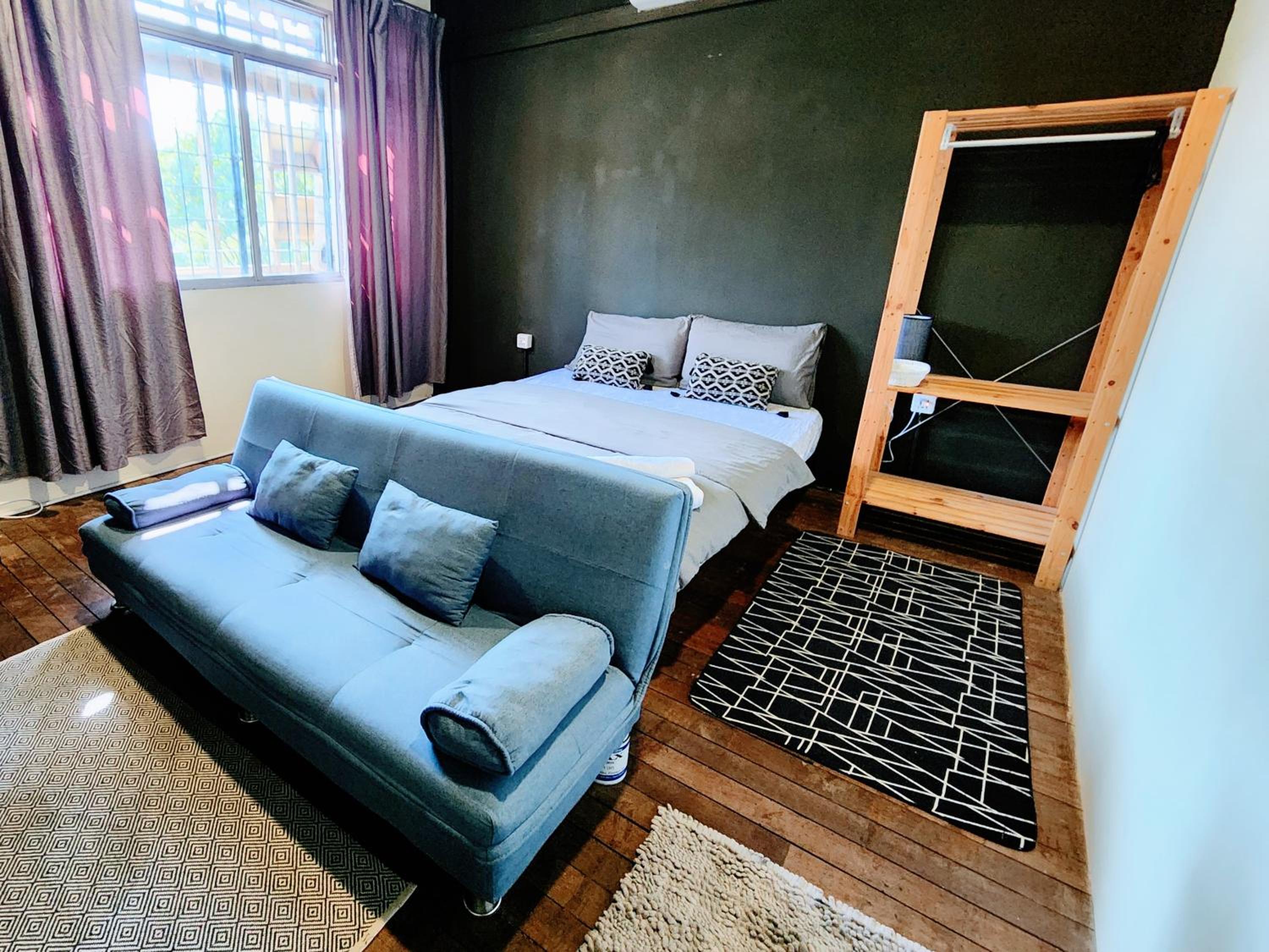 Upspot Kuching Waterfront Premium Hostel