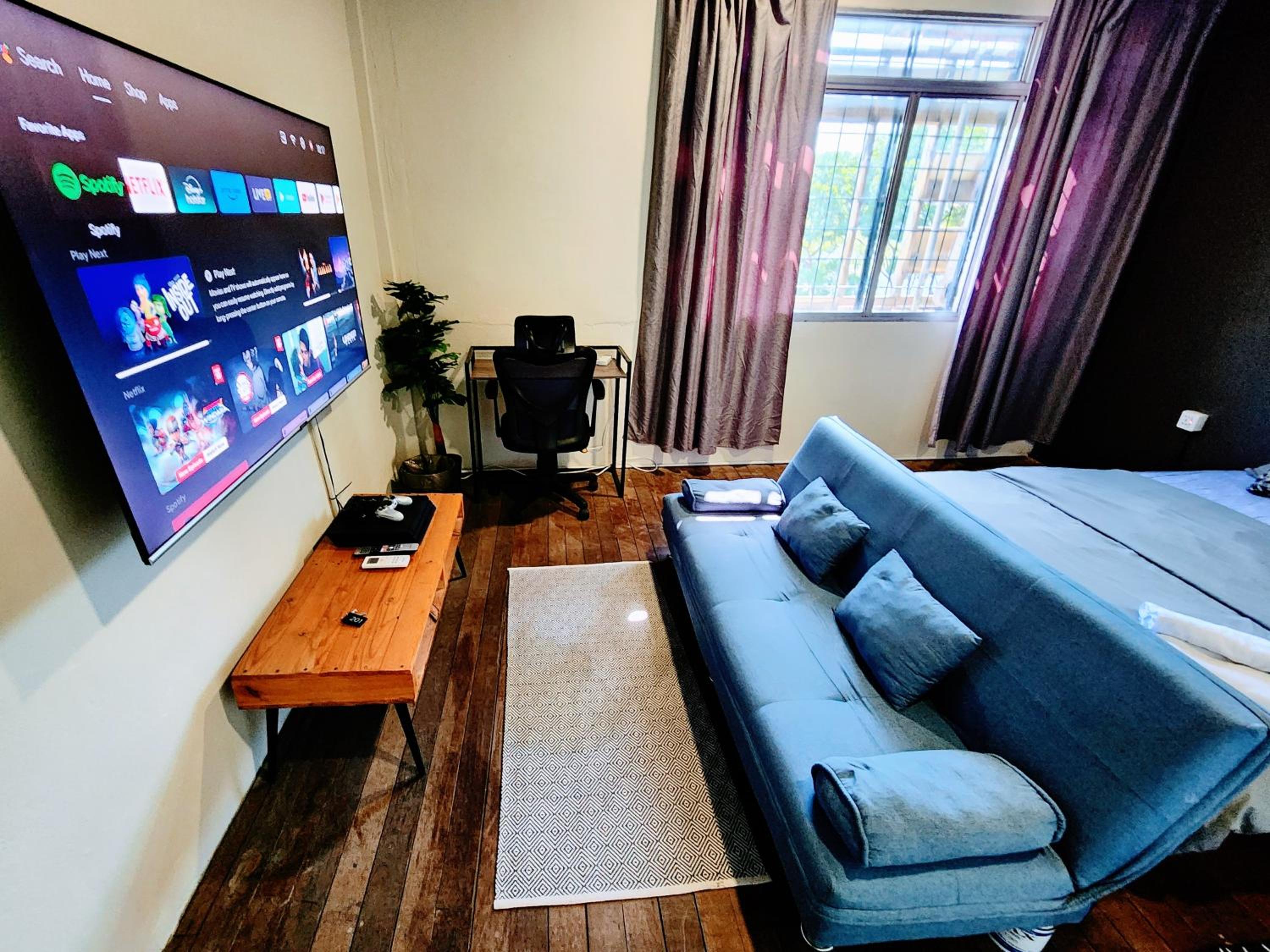 Upspot Kuching Waterfront Premium Hostel