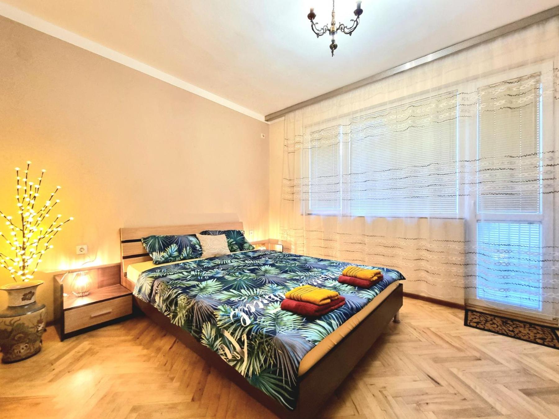 Super Center-Huge 2 bedrooms Apartment