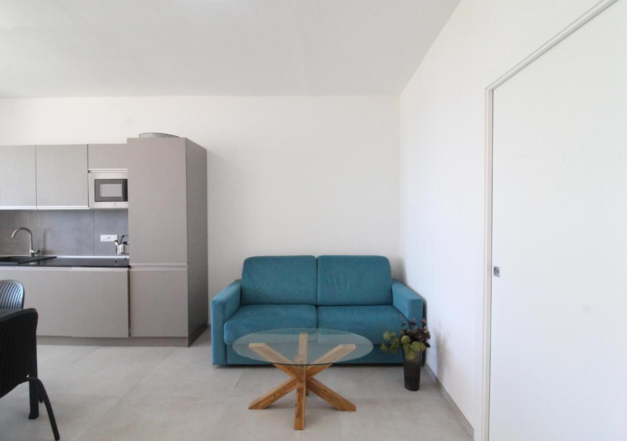 Sea & Pool Apartment view 5