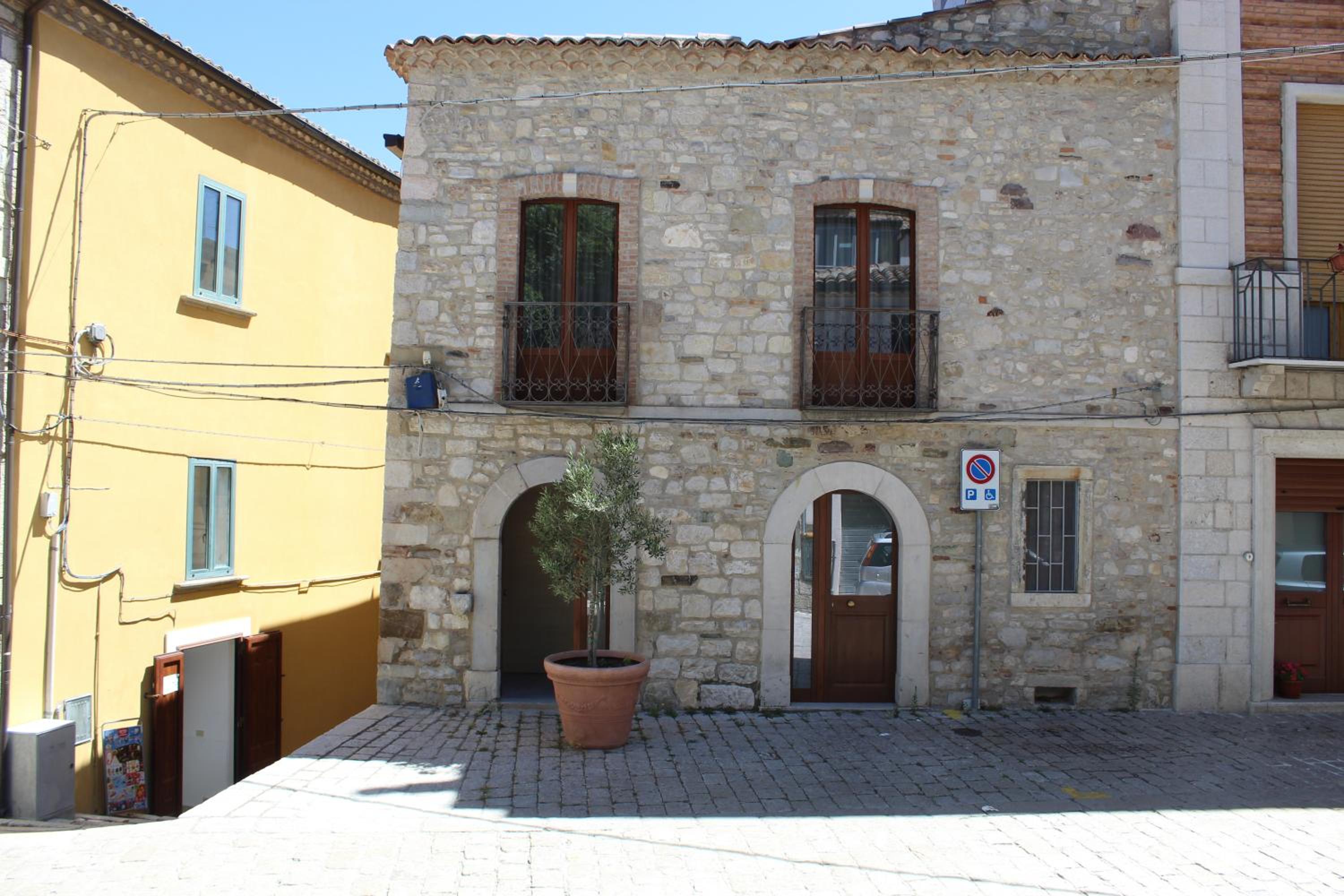 Photo 6