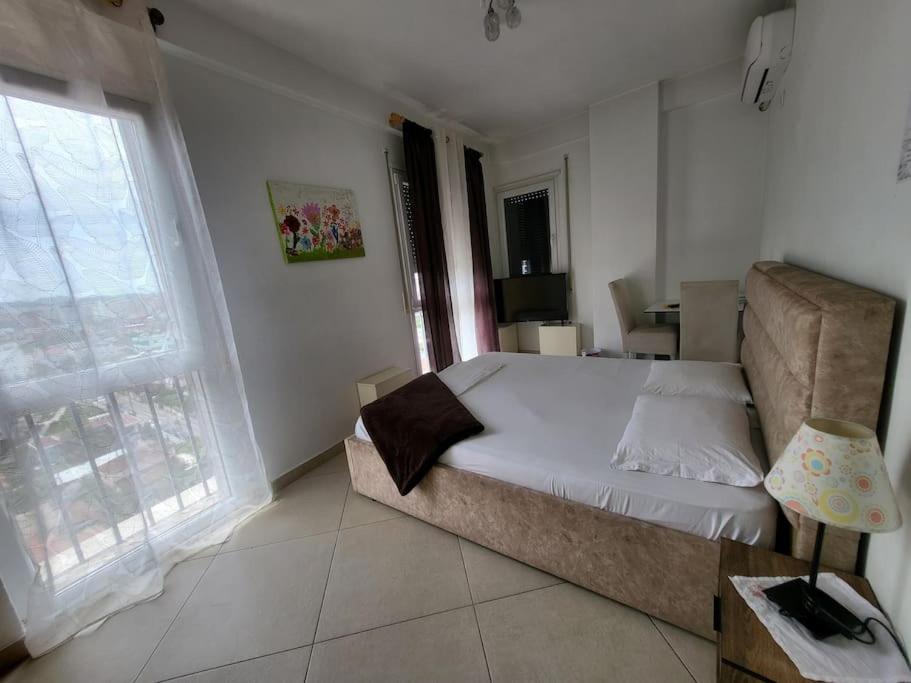 Isabel's penthouse overlooking the city