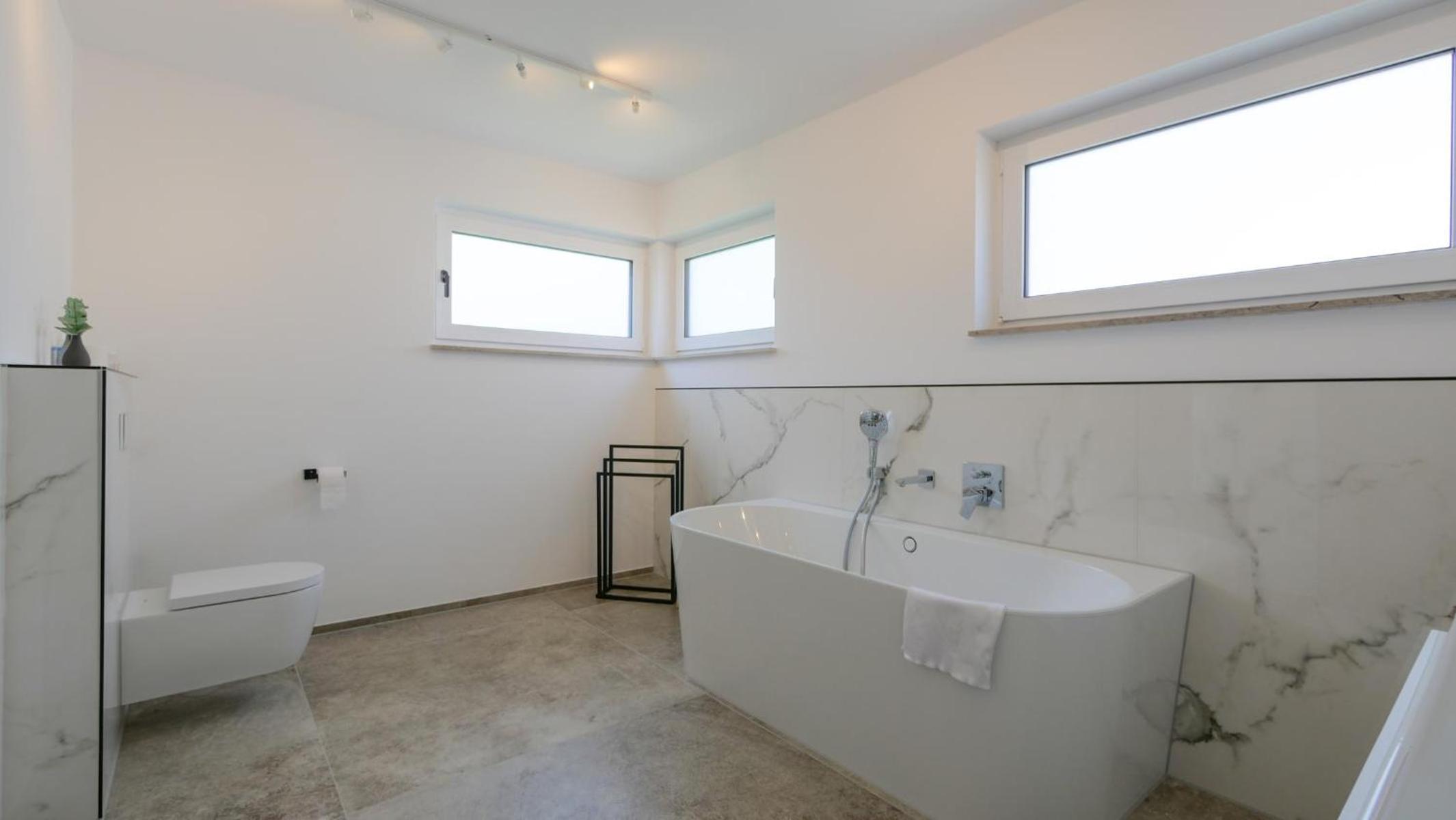 Eleganter Neubau-Luxus in Paderborn & stilvoller Rückzugsort für bis zu 9 Gäste