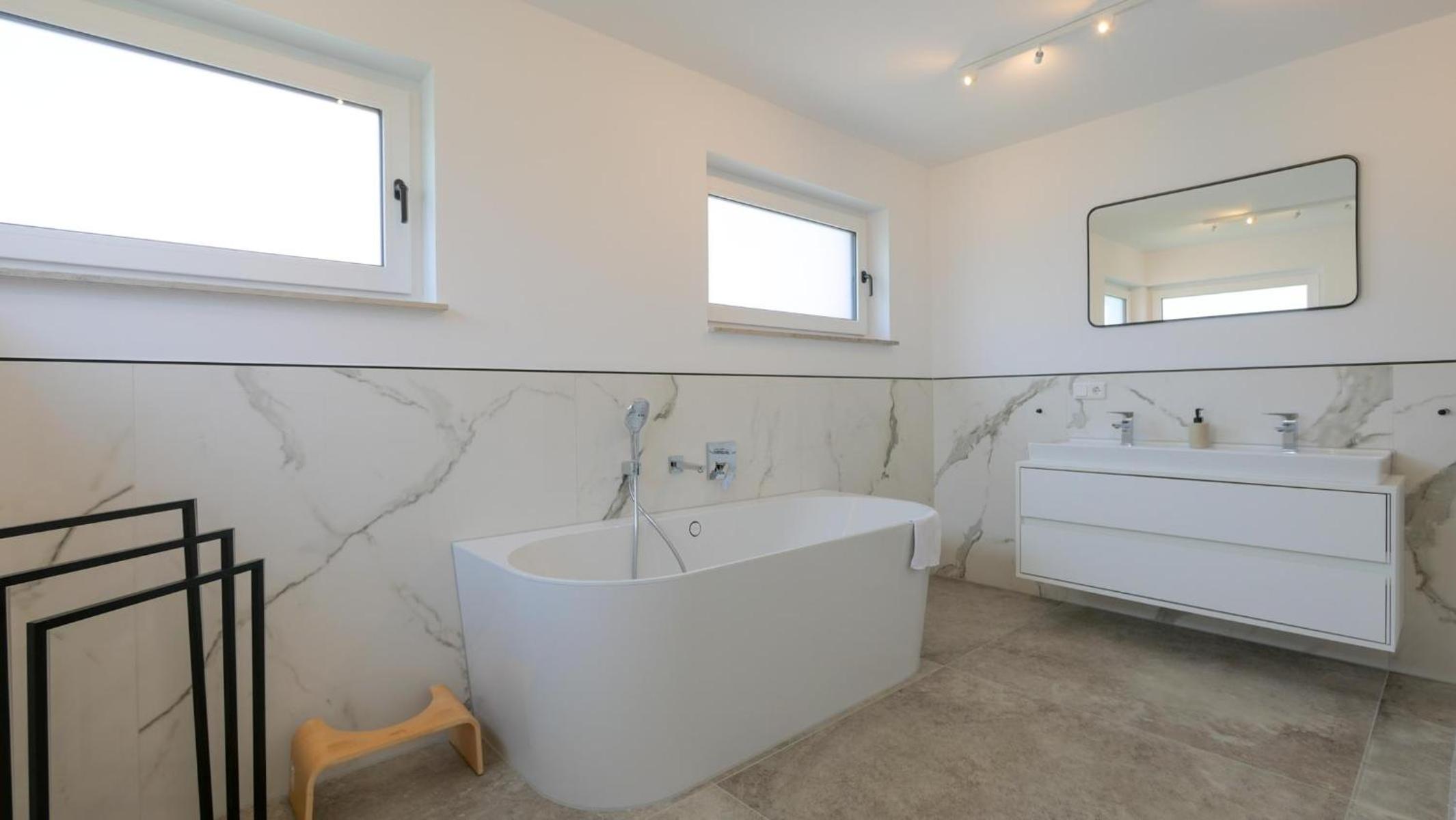 Eleganter Neubau-Luxus in Paderborn & stilvoller Rückzugsort für bis zu 9 Gäste