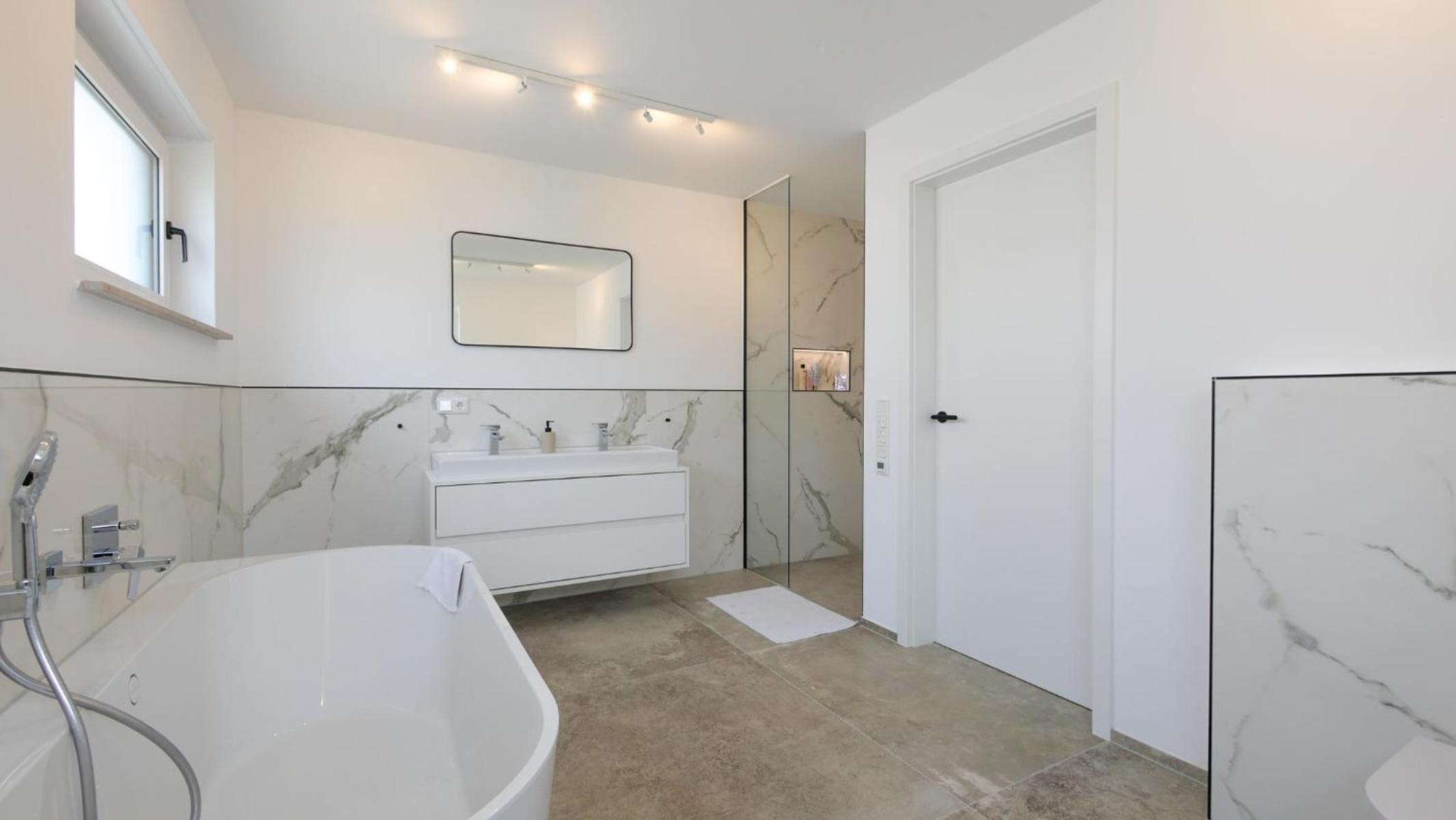 Eleganter Neubau-Luxus in Paderborn & stilvoller Rückzugsort für bis zu 9 Gäste