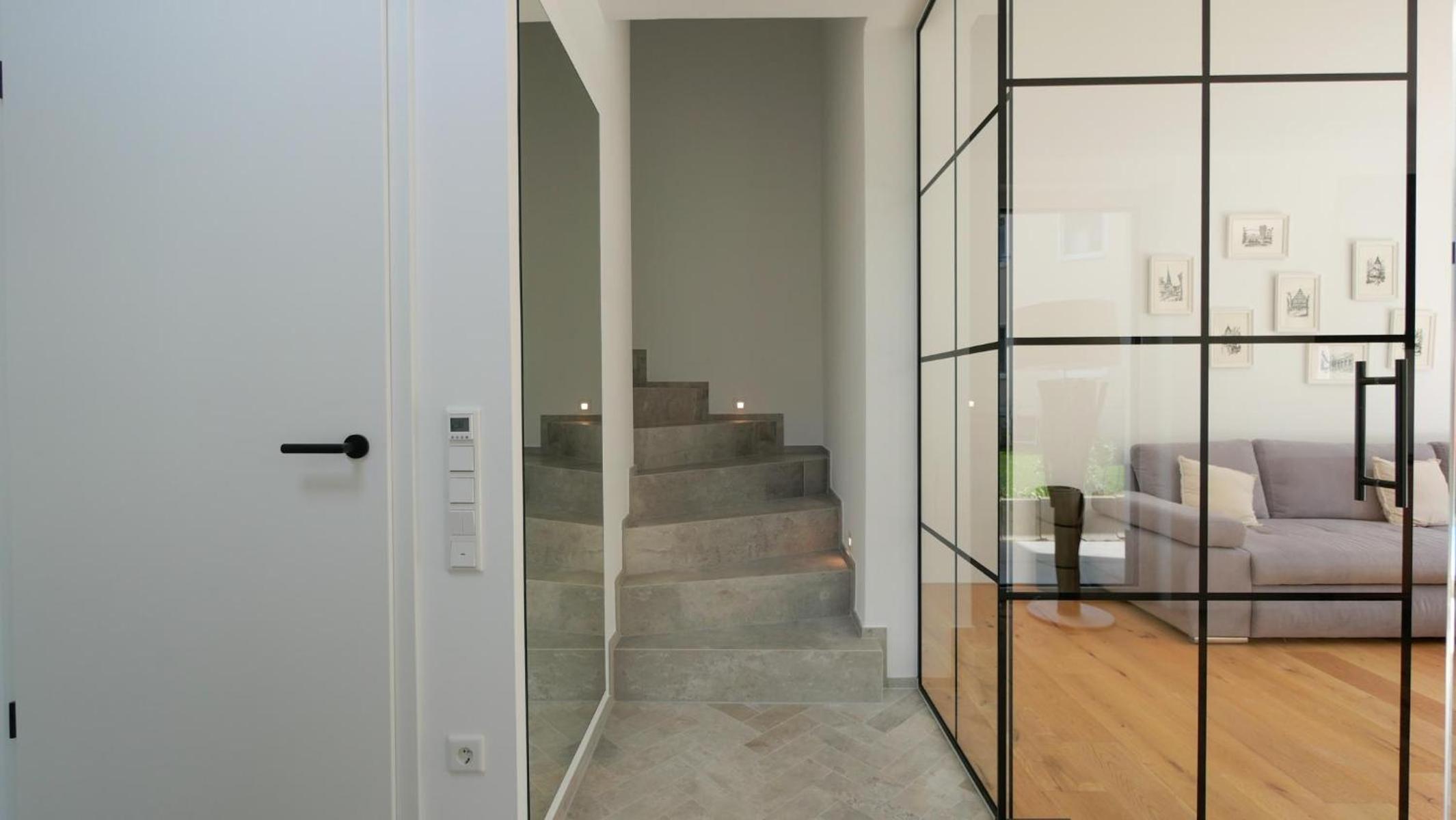 Eleganter Neubau-Luxus in Paderborn & stilvoller Rückzugsort für bis zu 9 Gäste