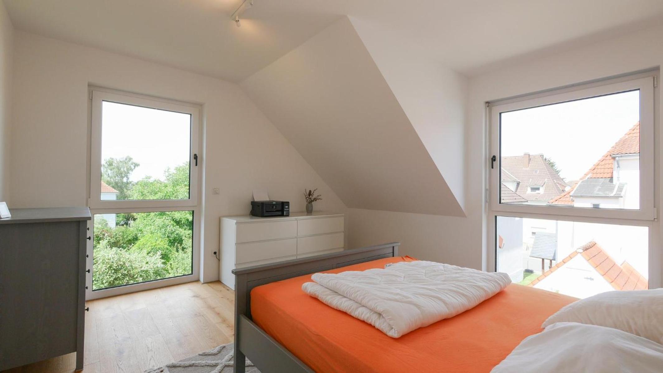 Eleganter Neubau-Luxus in Paderborn & stilvoller Rückzugsort für bis zu 9 Gäste