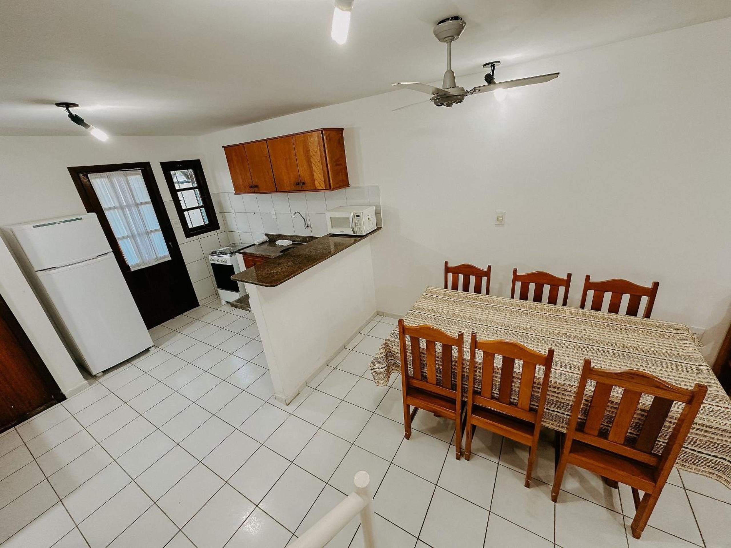 Casas no Residencial Mont Sinai com 2 ou 3 suítes (todas com ar), internet privativa 300MBPS a aproximadamento 250m da Praia de Taperapuã, condomínio com p