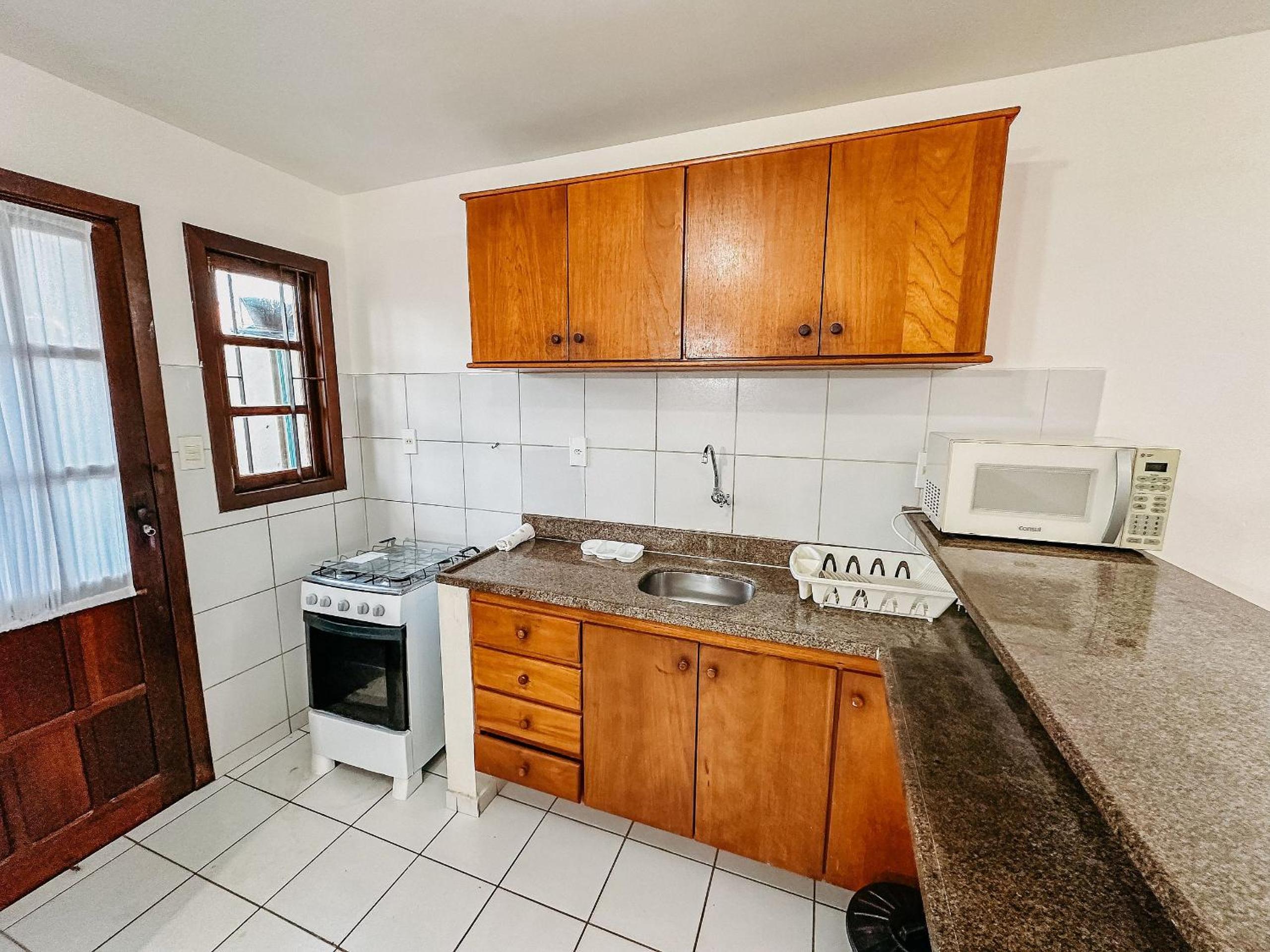 Casas no Residencial Mont Sinai com 2 ou 3 suítes (todas com ar), internet privativa 300MBPS a aproximadamento 250m da Praia de Taperapuã, condomínio com p