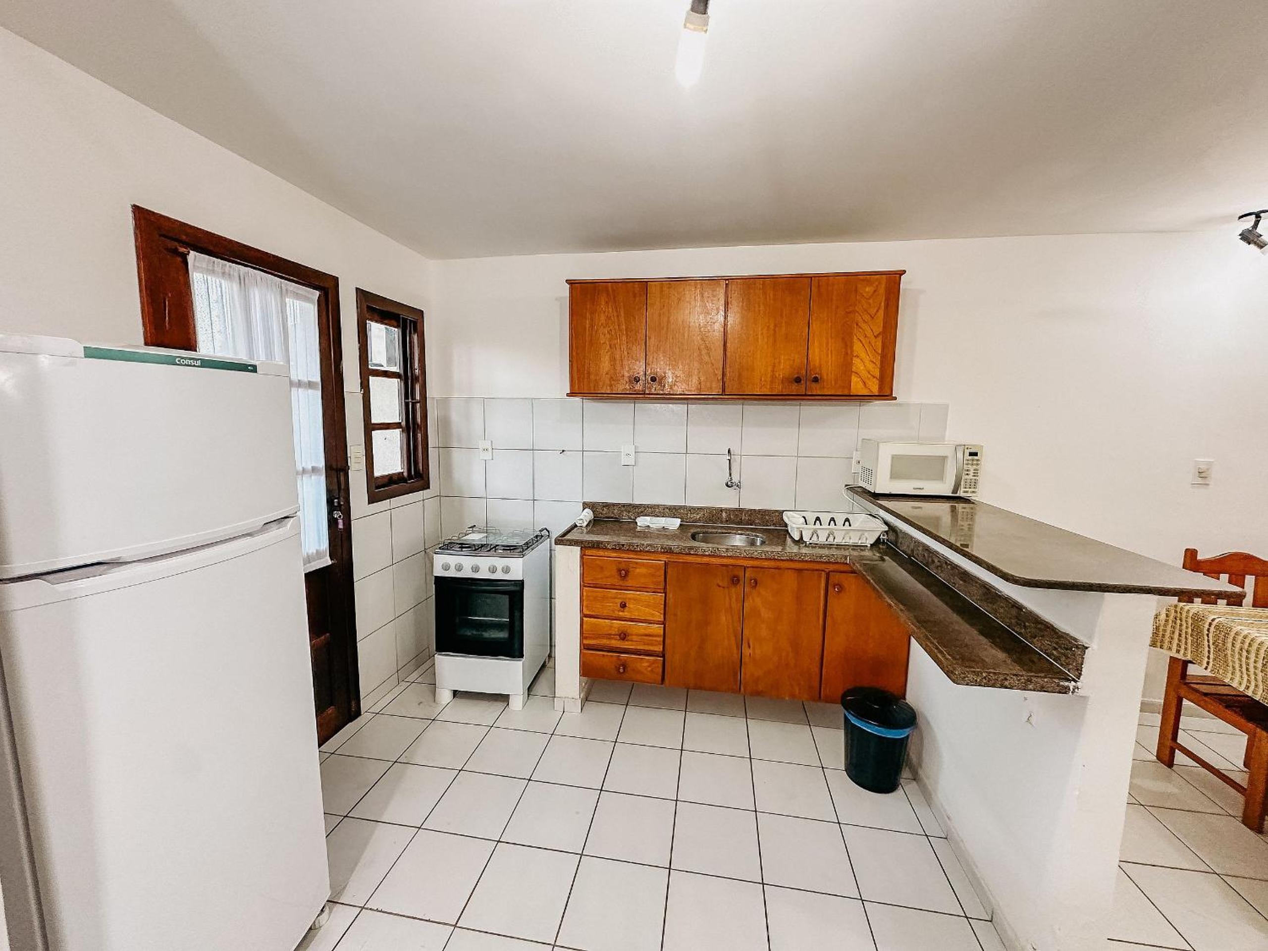 Casas no Residencial Mont Sinai com 2 ou 3 suítes (todas com ar), internet privativa 300MBPS a aproximadamento 250m da Praia de Taperapuã, condomínio com p