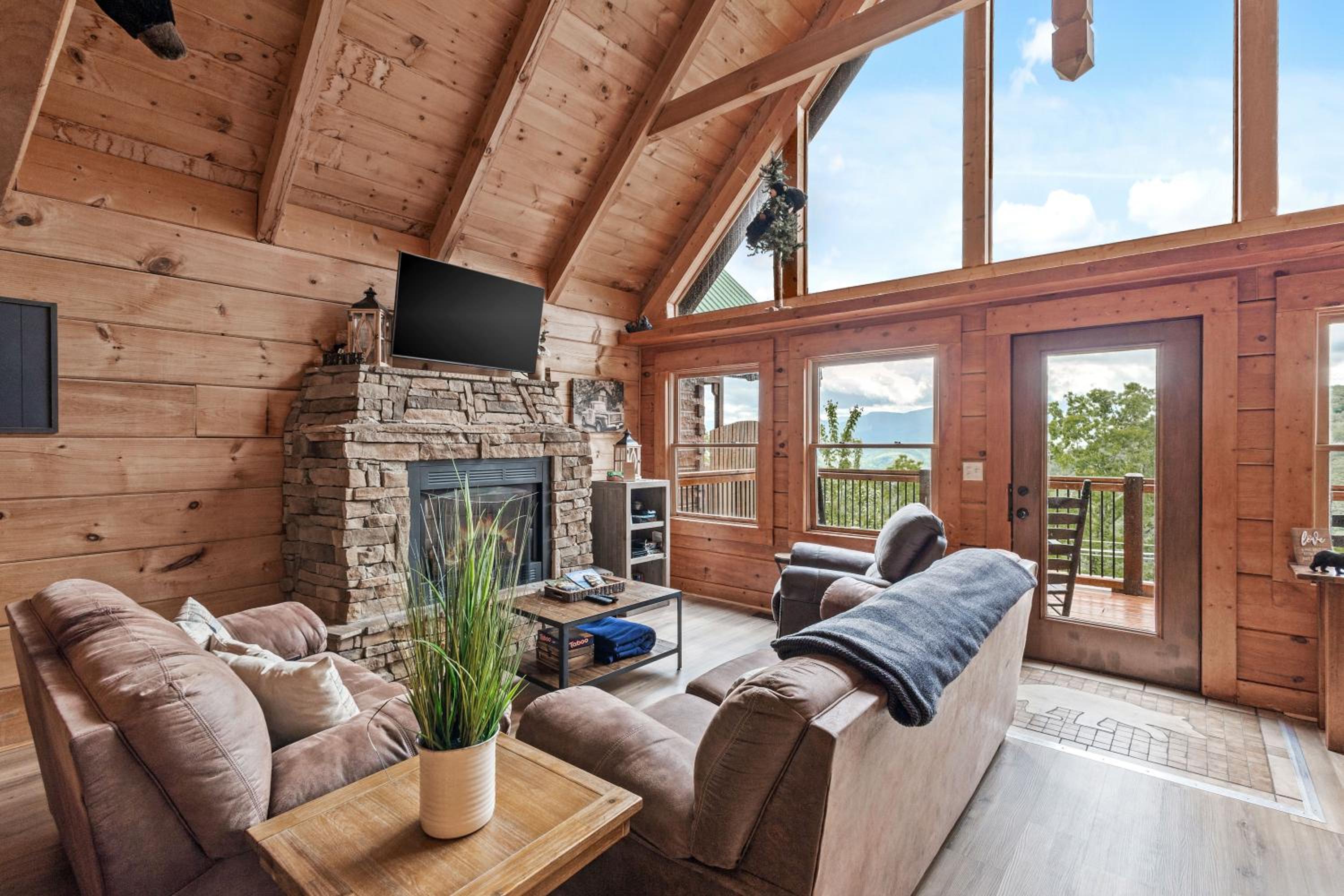 Classy Bear Cabin - Summit Views of Ober Mountain, Hot Tub, 3 King Beds, 2 Mi to Downtown view 5