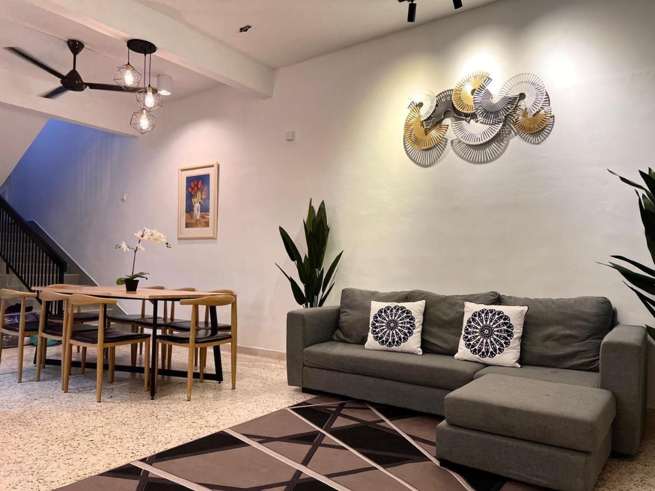 AR-RAHMAN HOMESTAY KUALA TERENGGANU Semi-D, 2-storey, 4-Bedroom 4-Bathroom, 25x13feet Private Swimming Pool with 5 feet Fountain photo 6