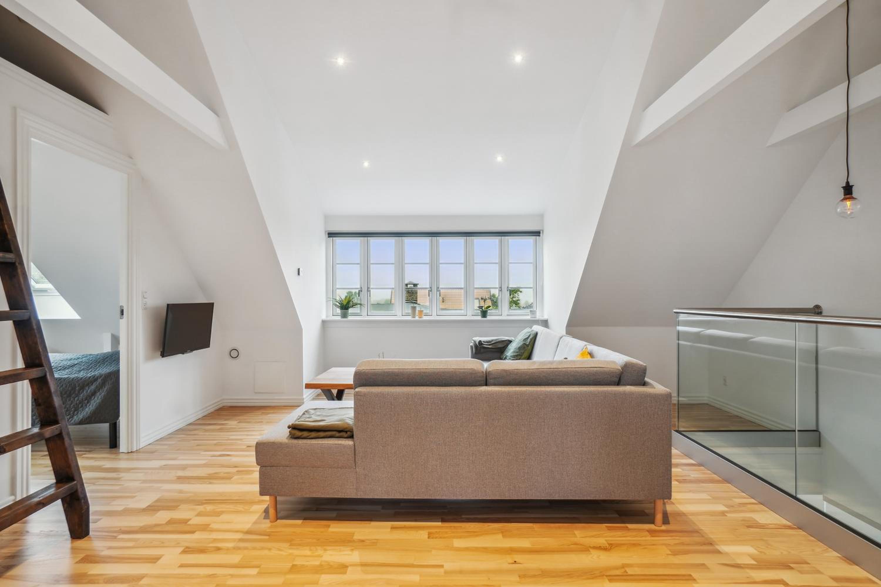 Nyrenoveret 3BR nær Aarhus m Gratis Parkering