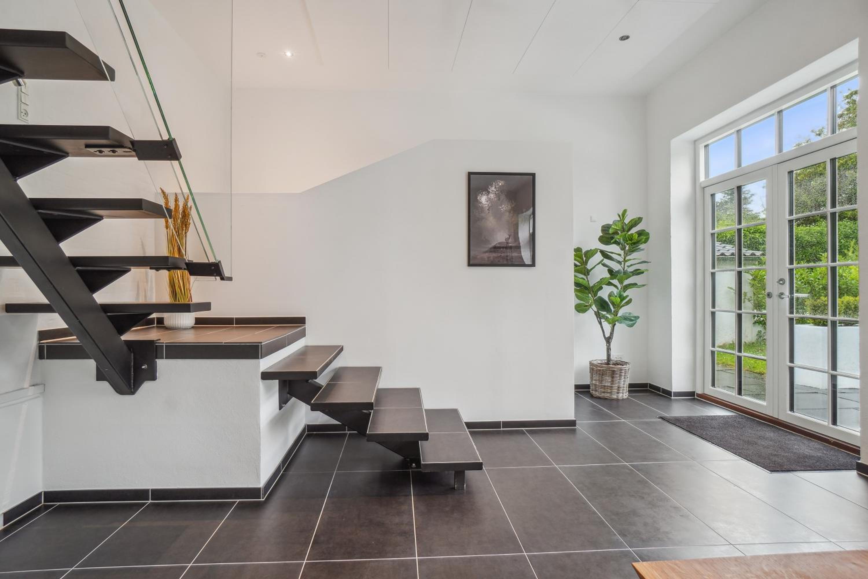 Nyrenoveret 3BR nær Aarhus m Gratis Parkering