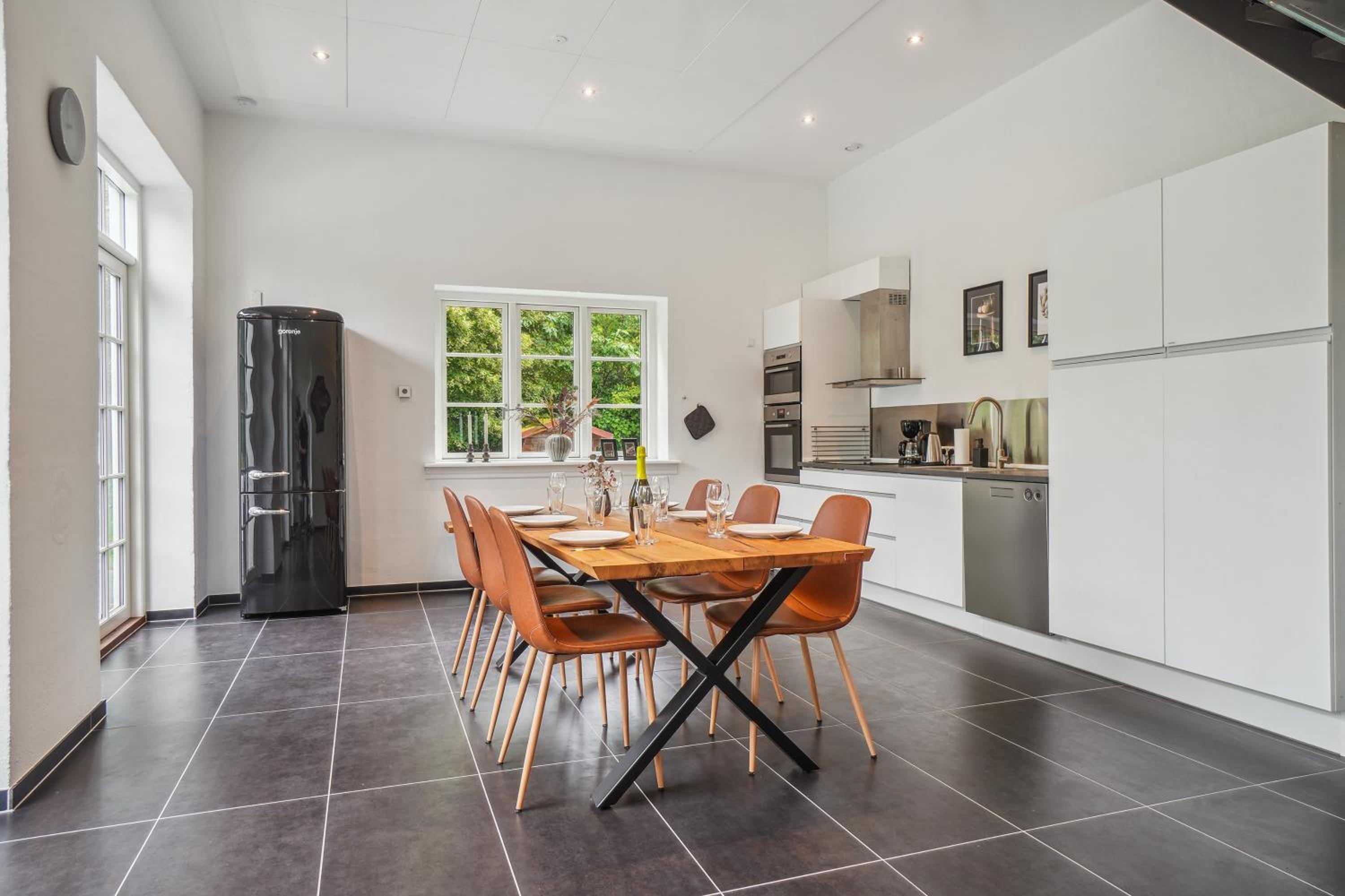 Nyrenoveret 3BR nær Aarhus m Gratis Parkering