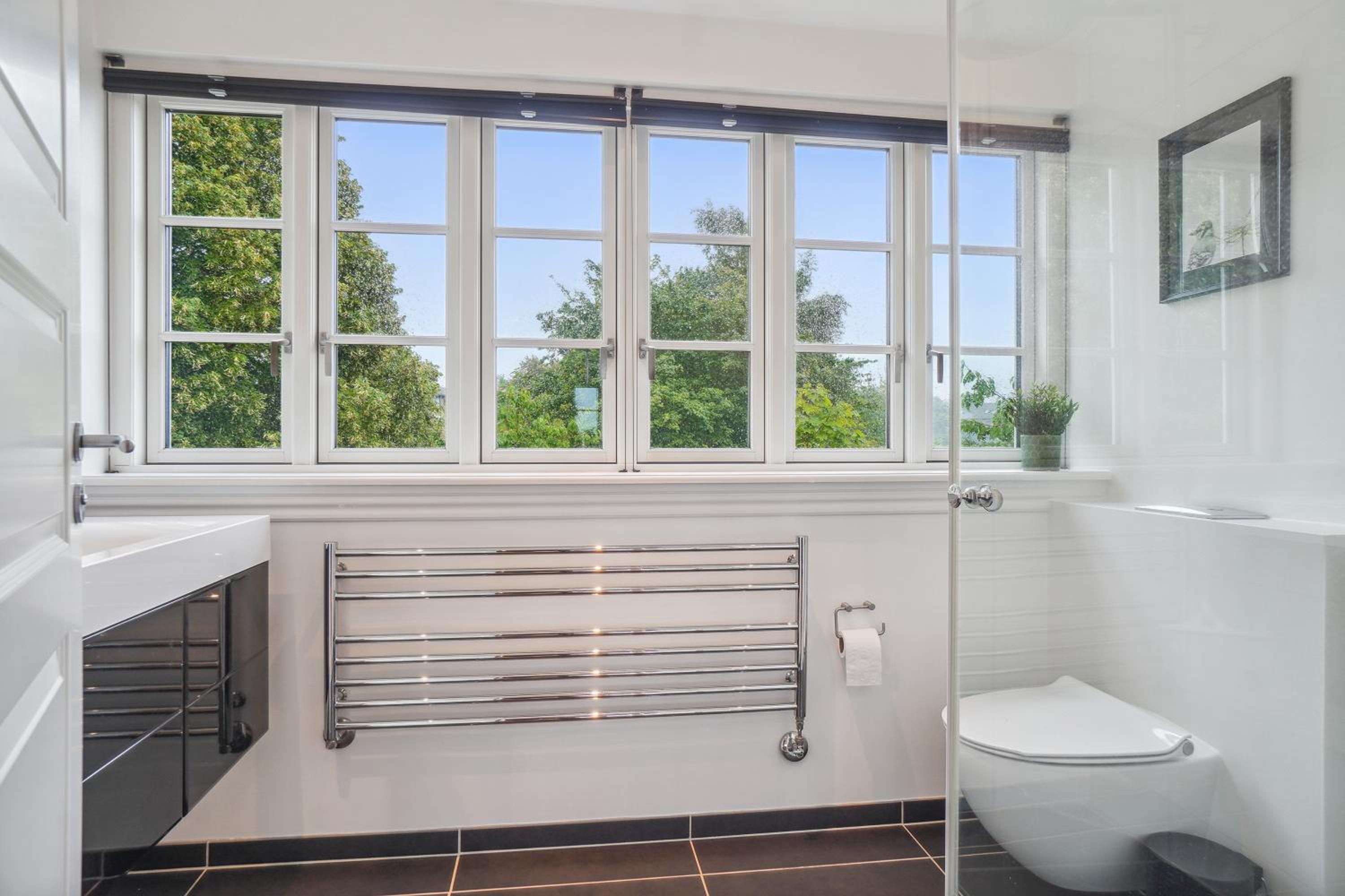 Nyrenoveret 3BR nær Aarhus m Gratis Parkering