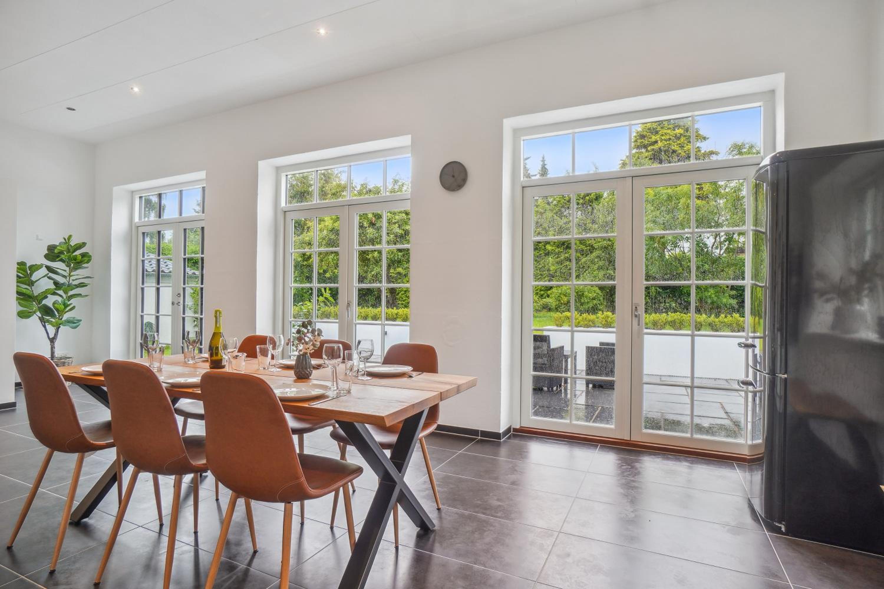 Nyrenoveret 3BR nær Aarhus m Gratis Parkering