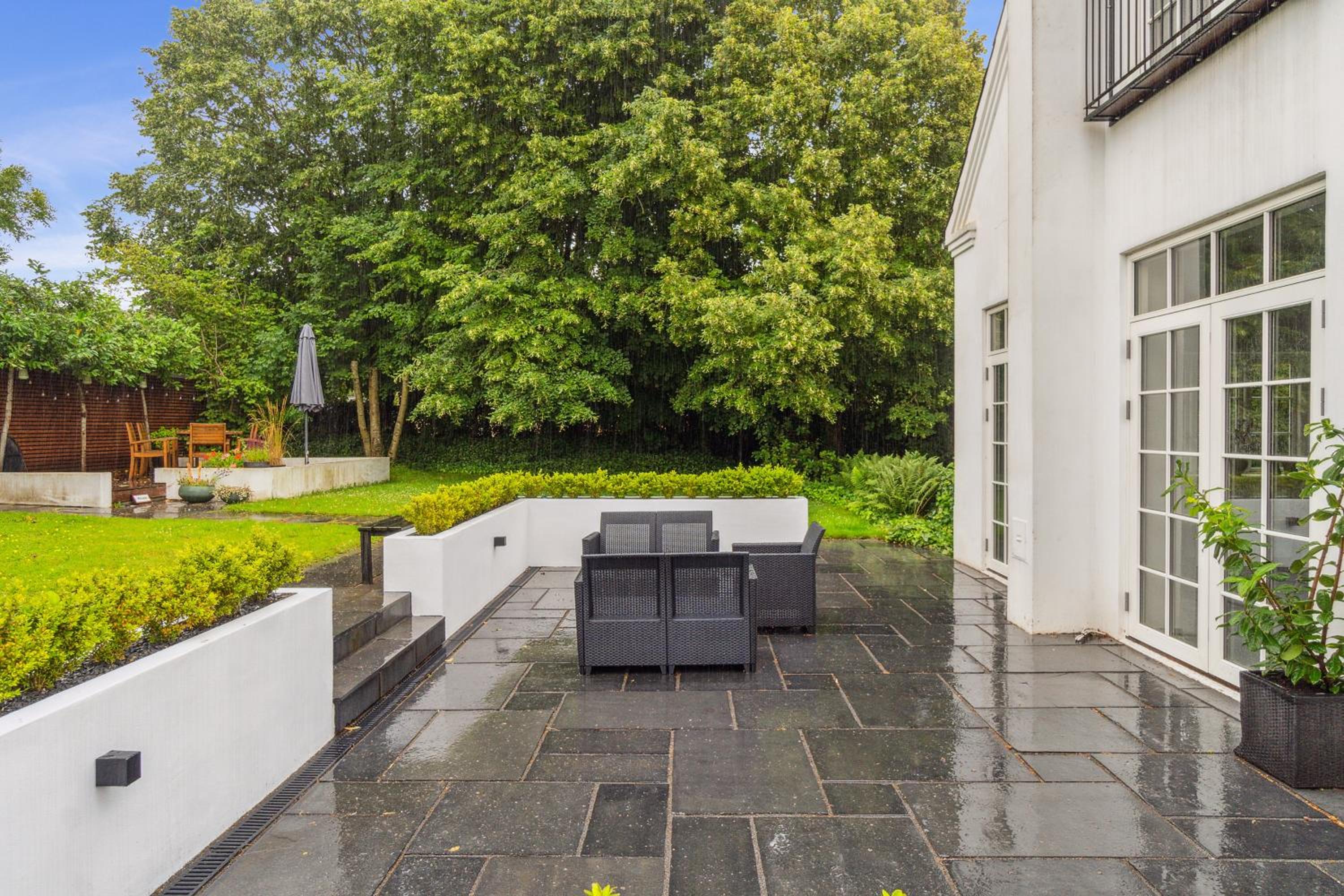 Nyrenoveret 3BR nær Aarhus m Gratis Parkering