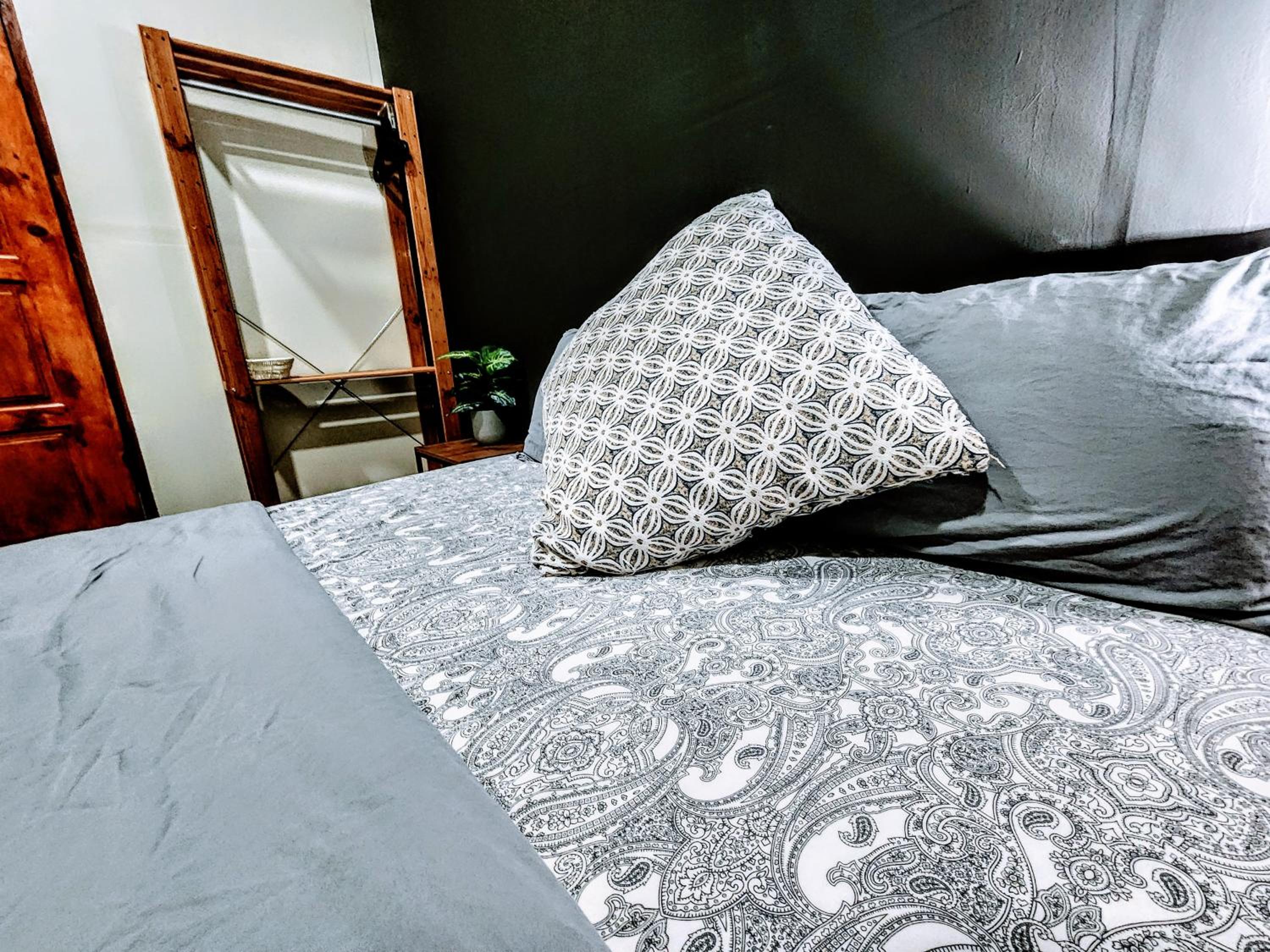 Upspot Kuching Waterfront Premium Hostel