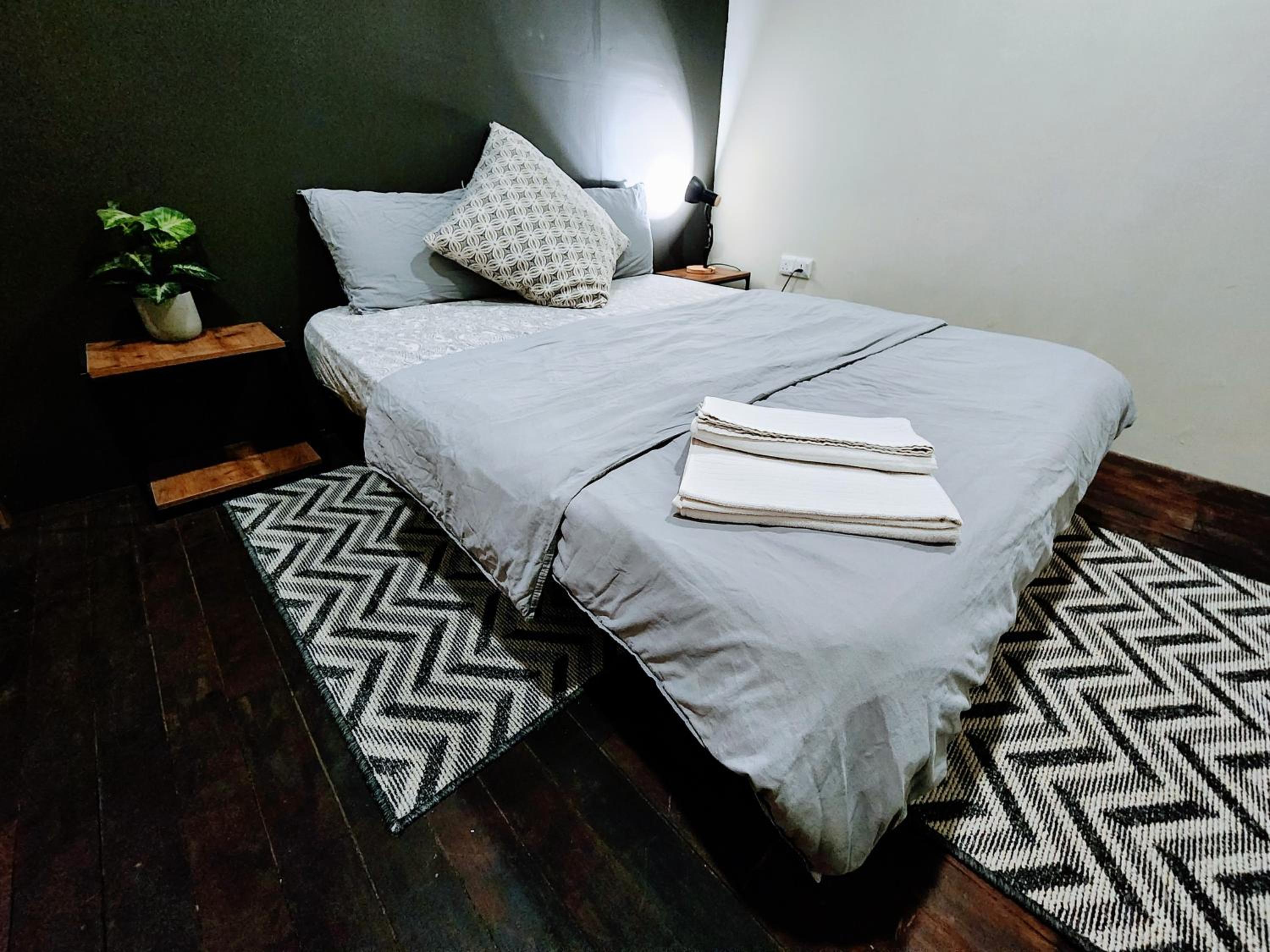 Upspot Kuching Waterfront Premium Hostel