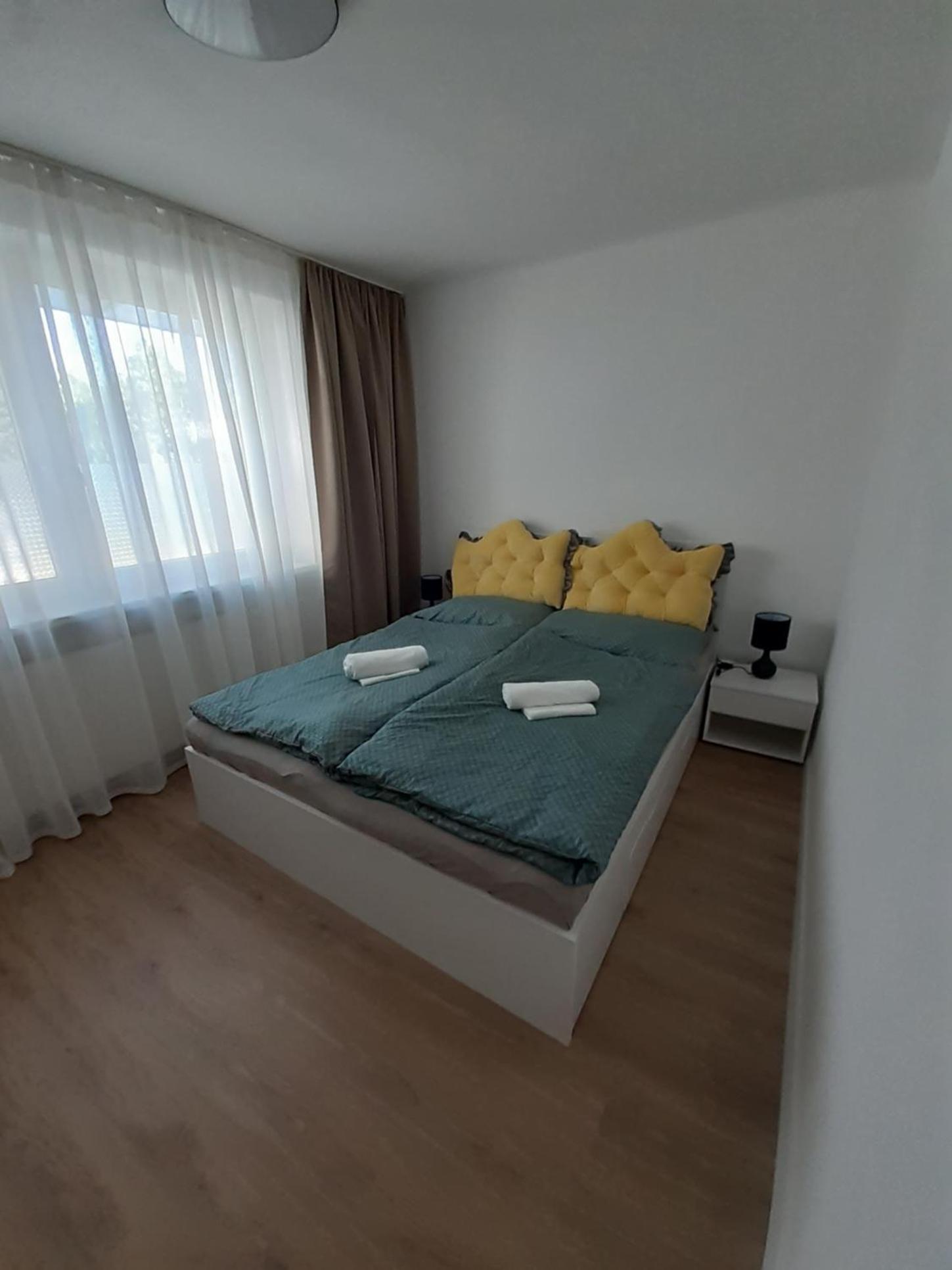 ARONIA s terasou & parking free