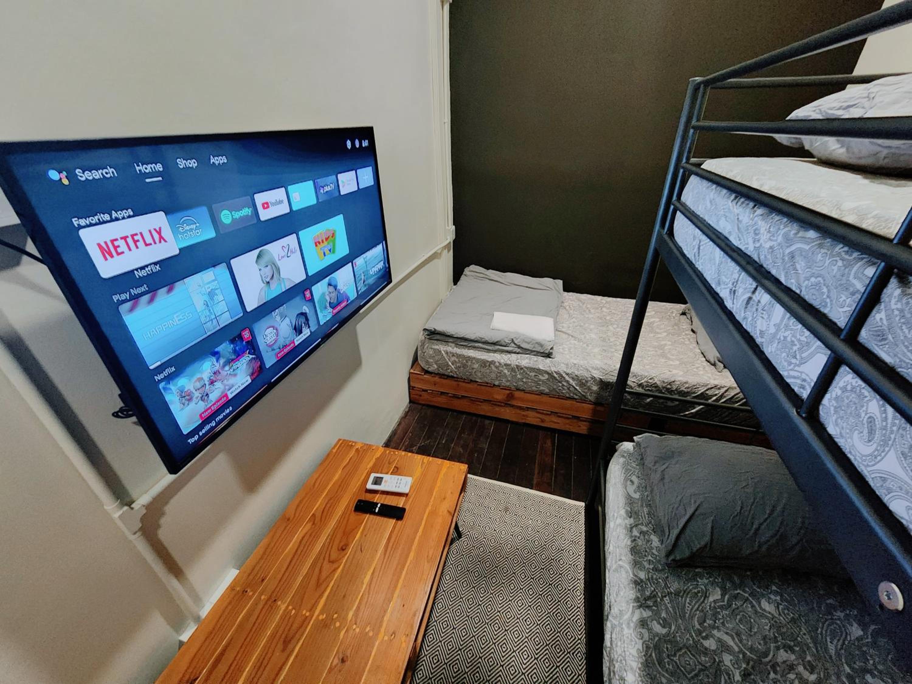 Upspot Kuching Waterfront Premium Hostel