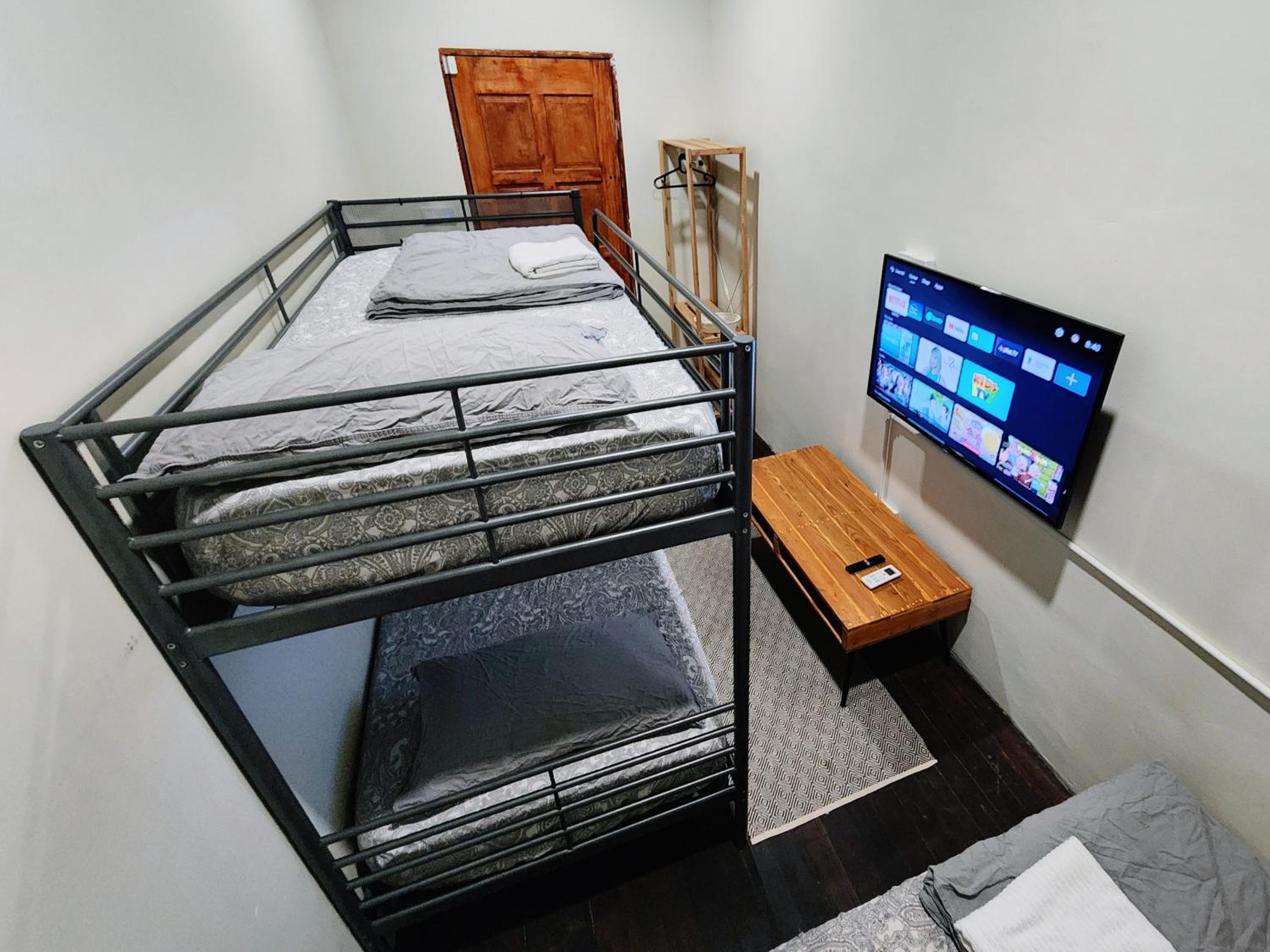 Upspot Kuching Waterfront Premium Hostel