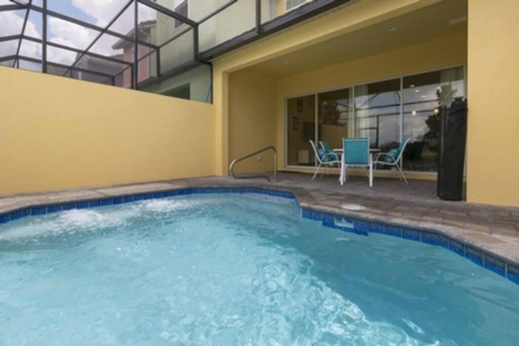 Universal 3BR Townhome with Pool