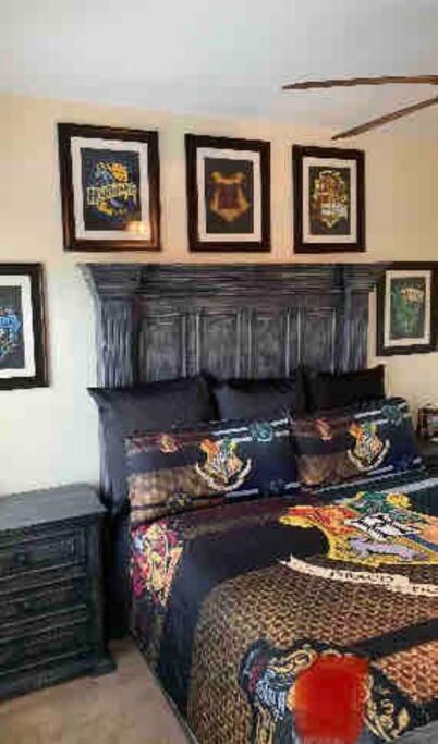 Universal 3BR Townhome with Pool