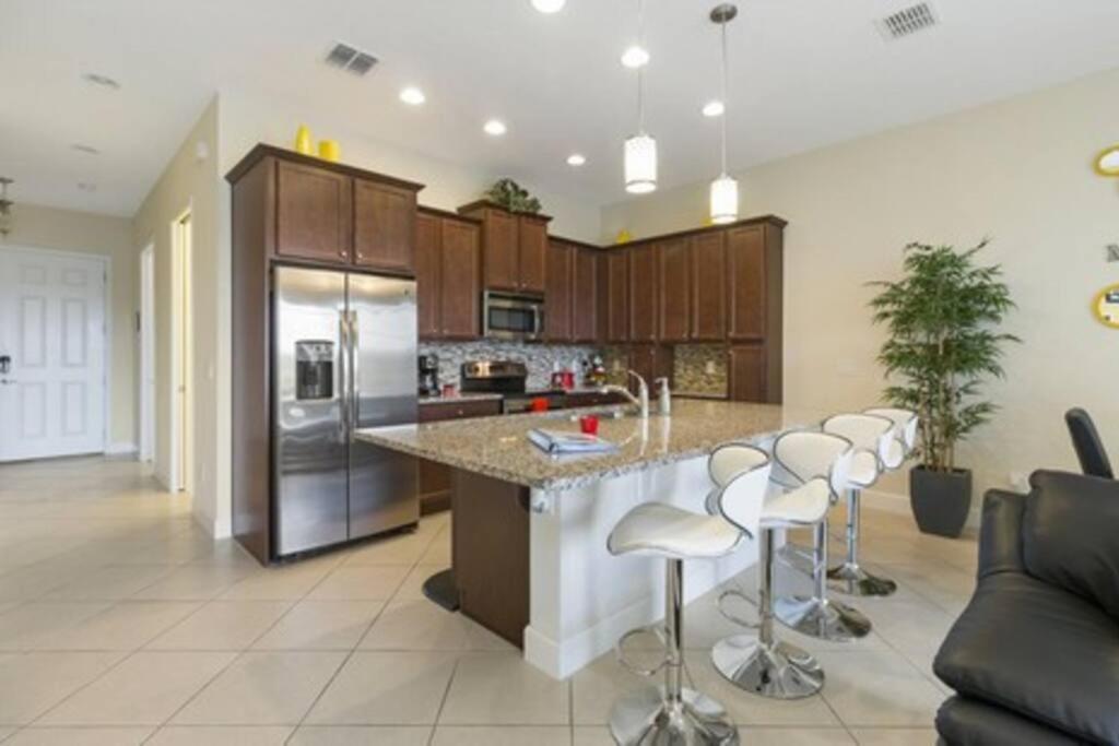 Universal 3BR Townhome with Pool