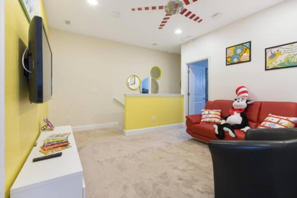 Universal 3BR Townhome with Pool