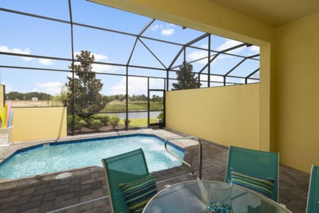 Universal 3BR Townhome with Pool