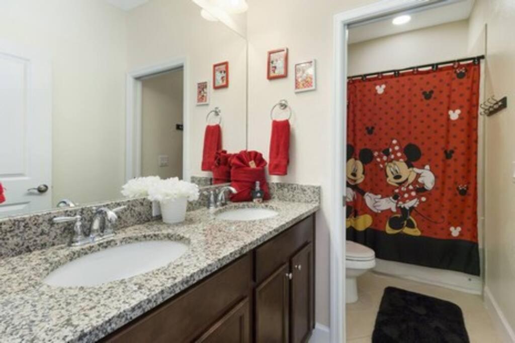 Universal 3BR Townhome with Pool