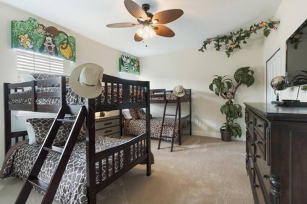 Universal 3BR Townhome with Pool