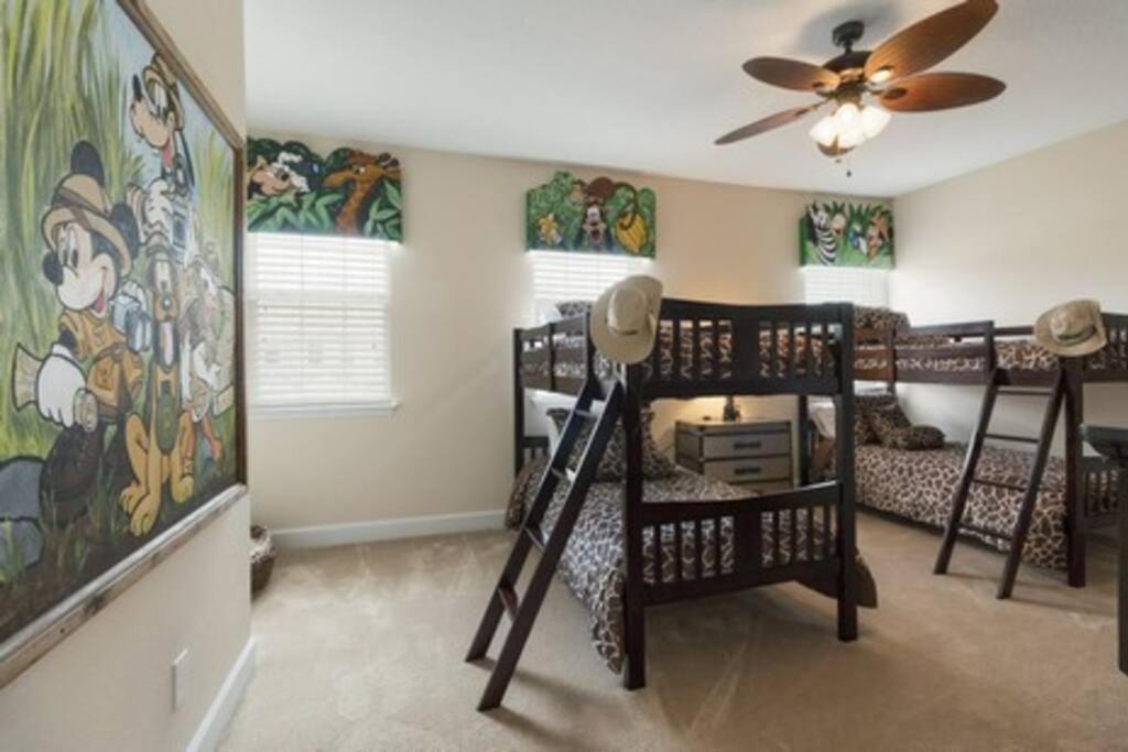 Universal 3BR Townhome with Pool