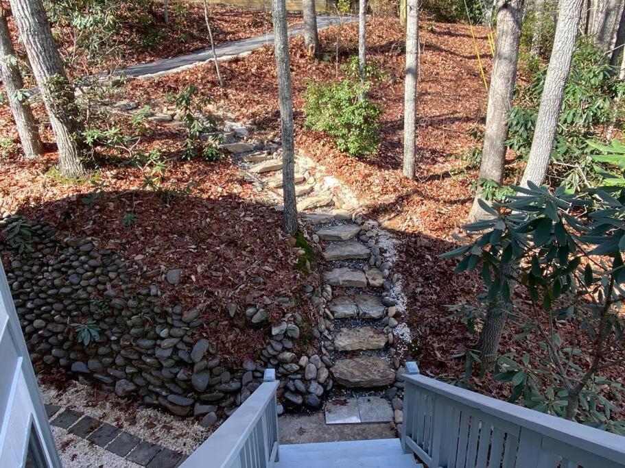 Montreat Round House - mountain views, renovated view 5